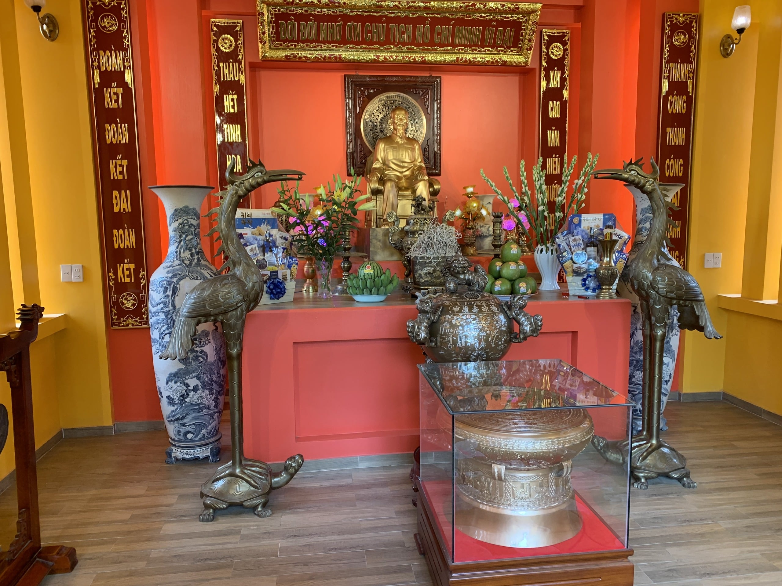 Lắp Đặt Đền Thờ Bác Hồ Tại Nhà Tư Gia Ở Thái Nguyên