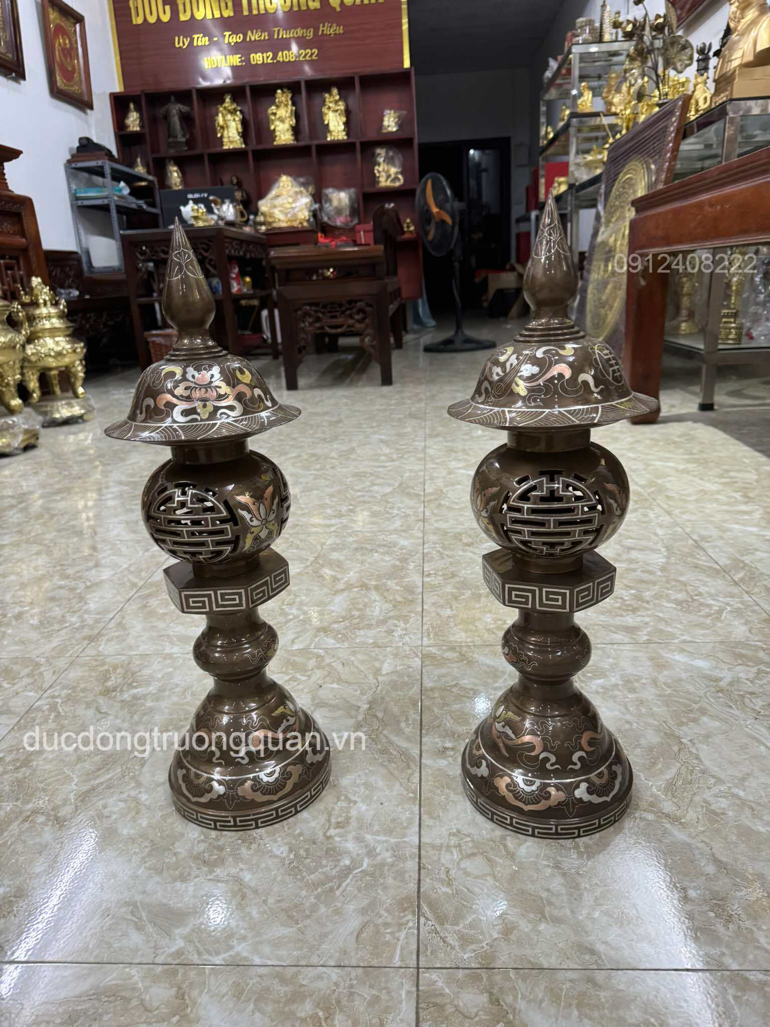ĐÈN THỜ BẰNG ĐỒNG ĐỎ KHẢM TAM KHÍ CAO 50CM