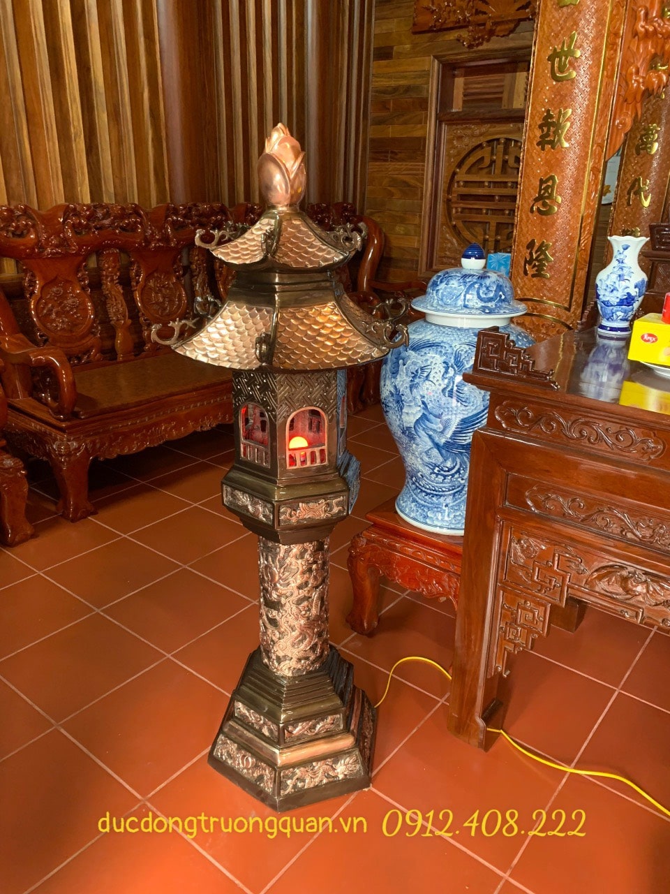 Đôi Đèn Thờ Bằng Đồng Cao 1m7