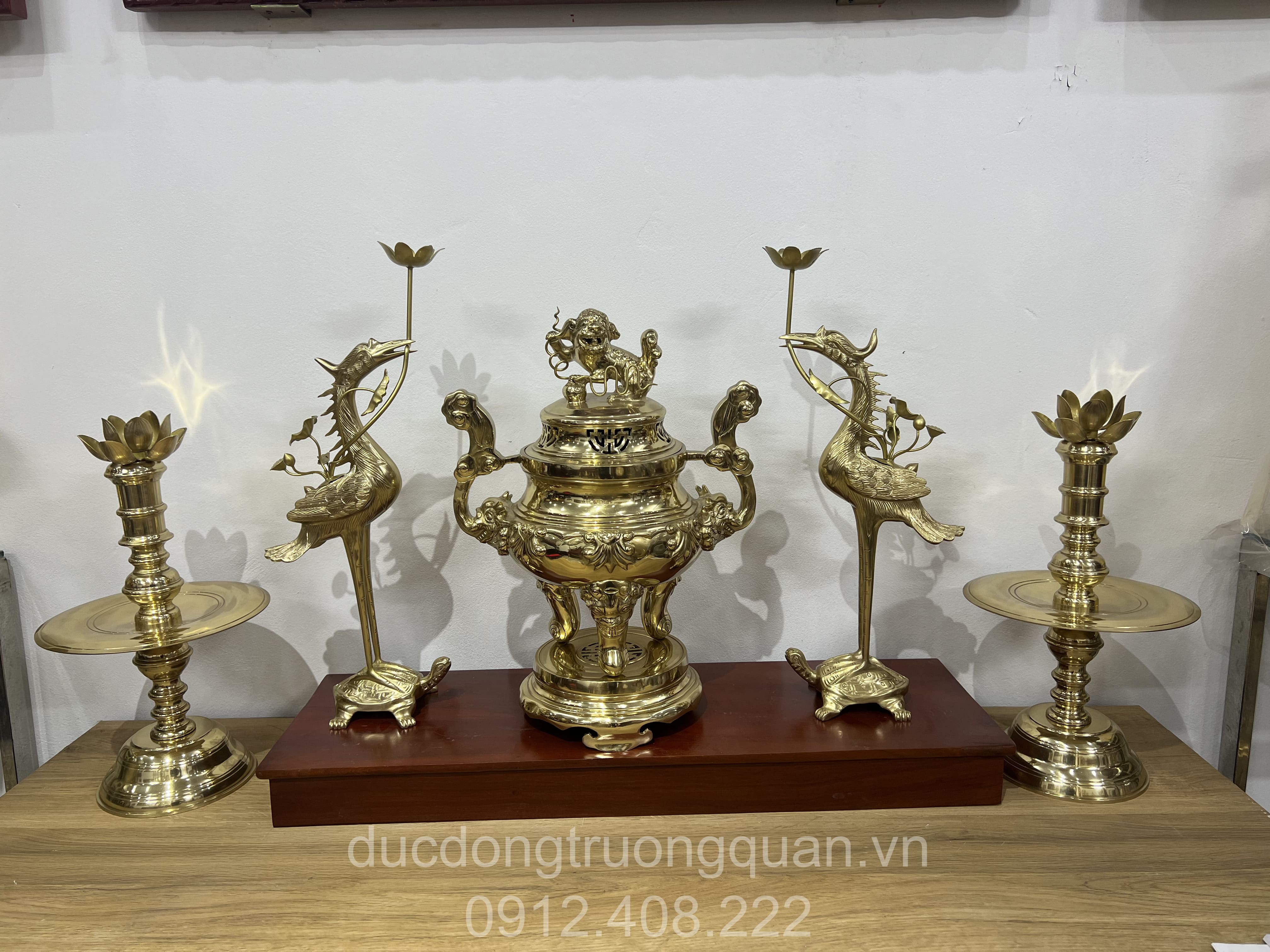 Bộ Ngũ Sự Đồng Vàng Họa Tiết Hoa Sòi