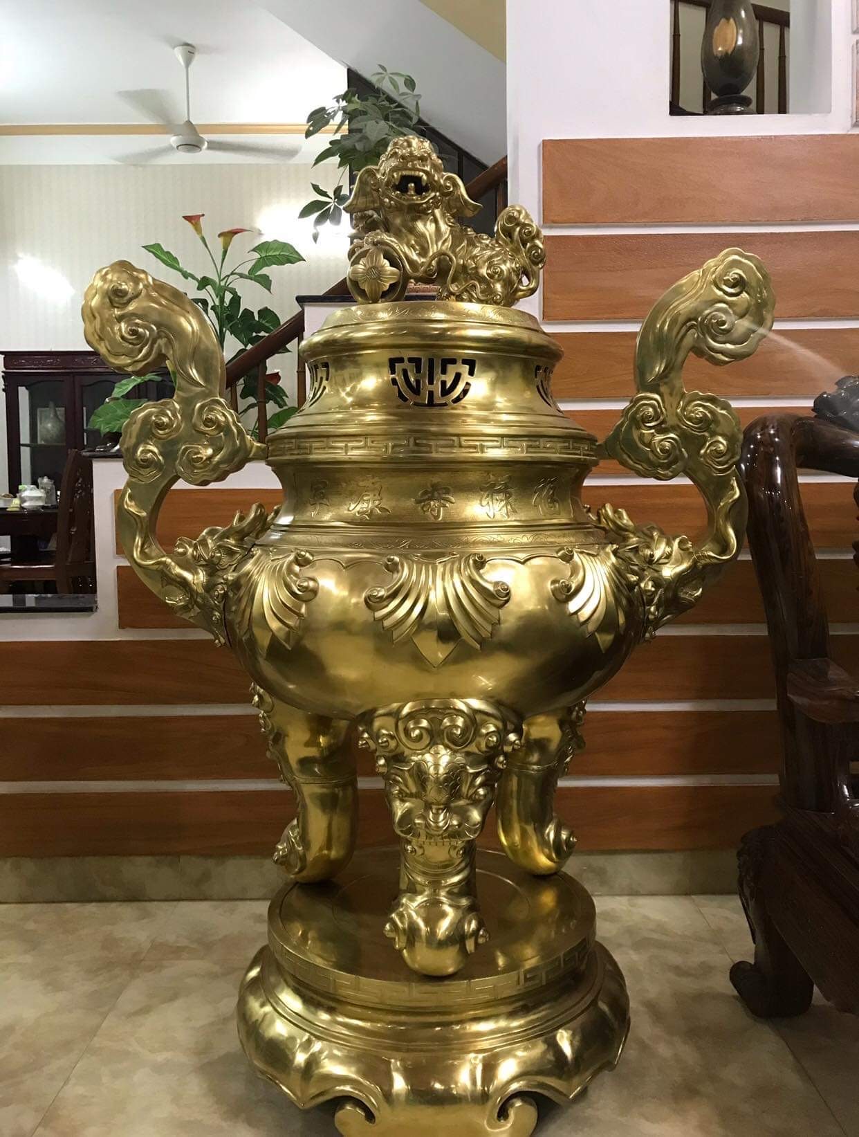 Đỉnh Mâu Rồng Đồng Vàng Cát Tút