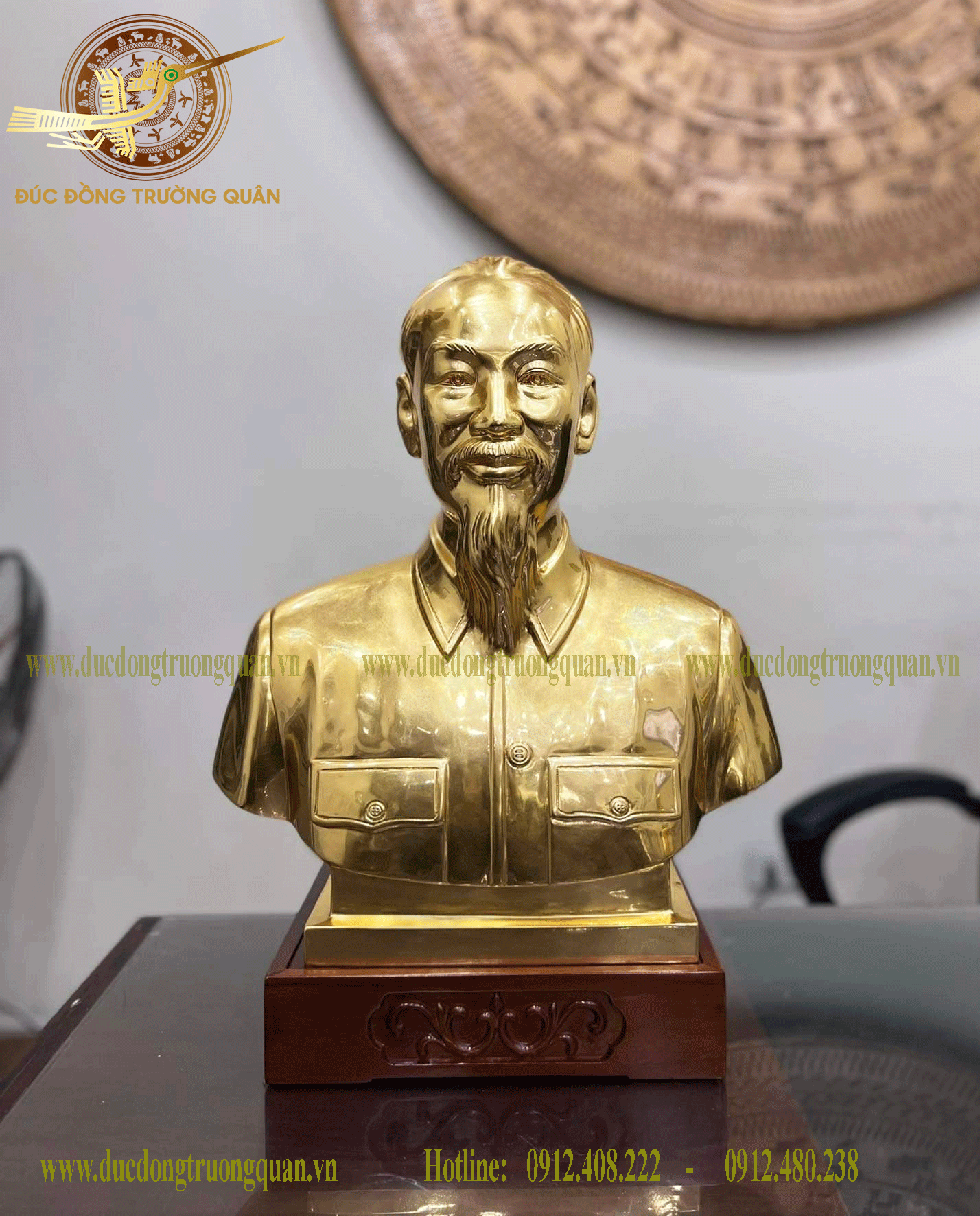 Tượng Bác Hồ bán thân (dát vàng)