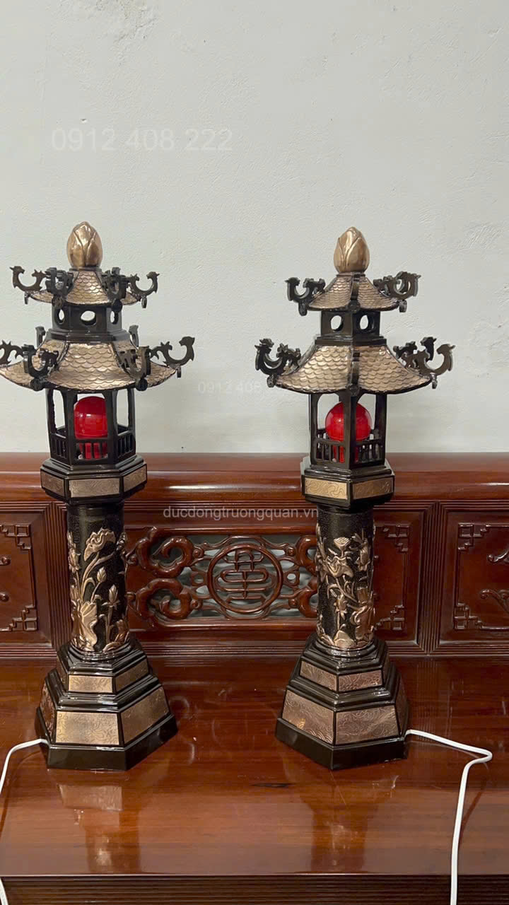 ĐÈN THỜ HÌNH MÁI CHÙA BẰNG ĐỒNG CAO 68CM