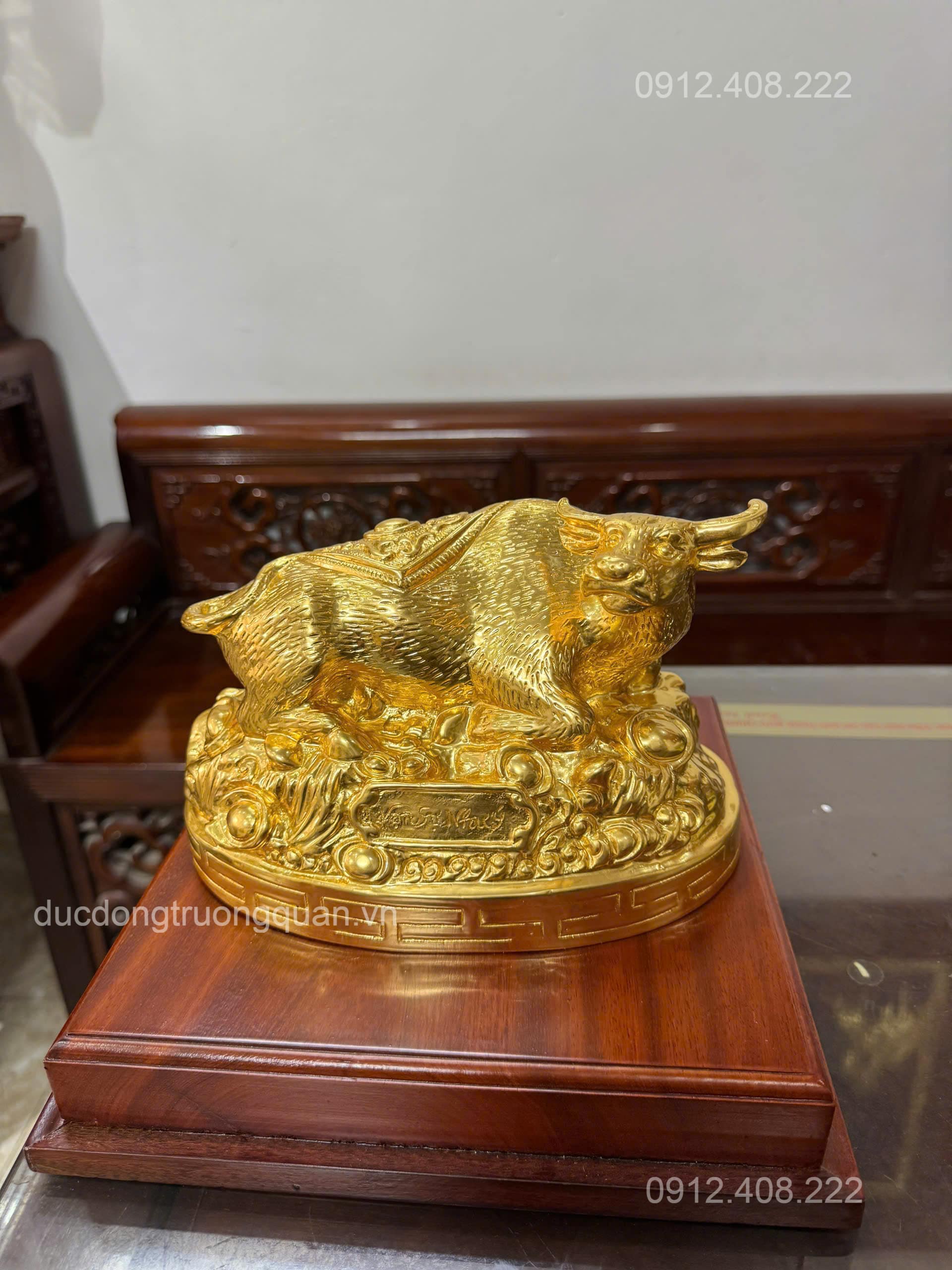 TƯỢNG TRÂU PHONG THỦY BẰNG ĐỒNG ĐỎ DÁT VÀNG 9999