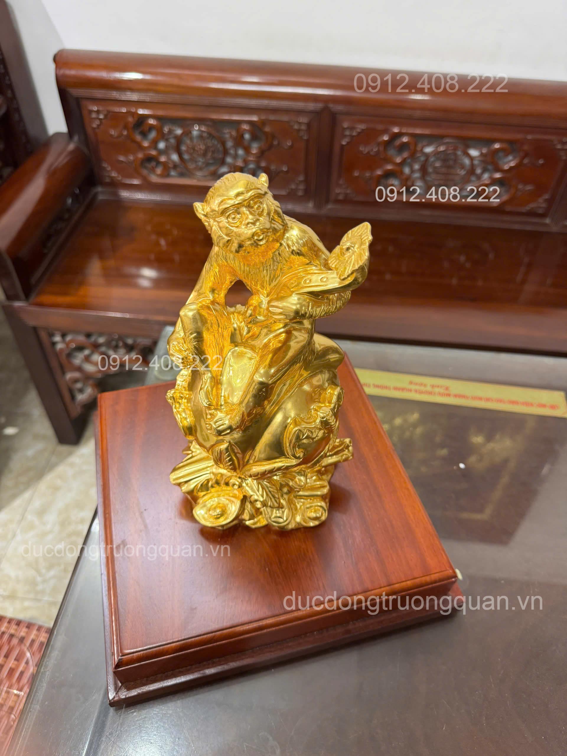 TƯỢNG KHỈ NGỒI ĐÀO BẰNG ĐỒNG ĐỎ DÁT VÀNG 9999
