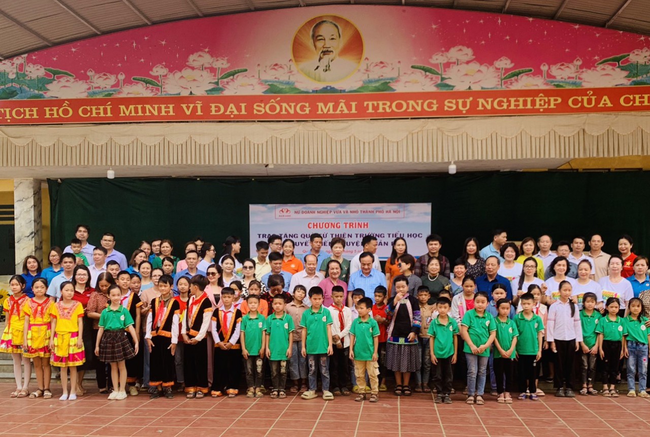 Hội Nữ doanh nghiệp vừa và nhỏ TP Hà Nội gửi gắm yêu thương trong Chương trình