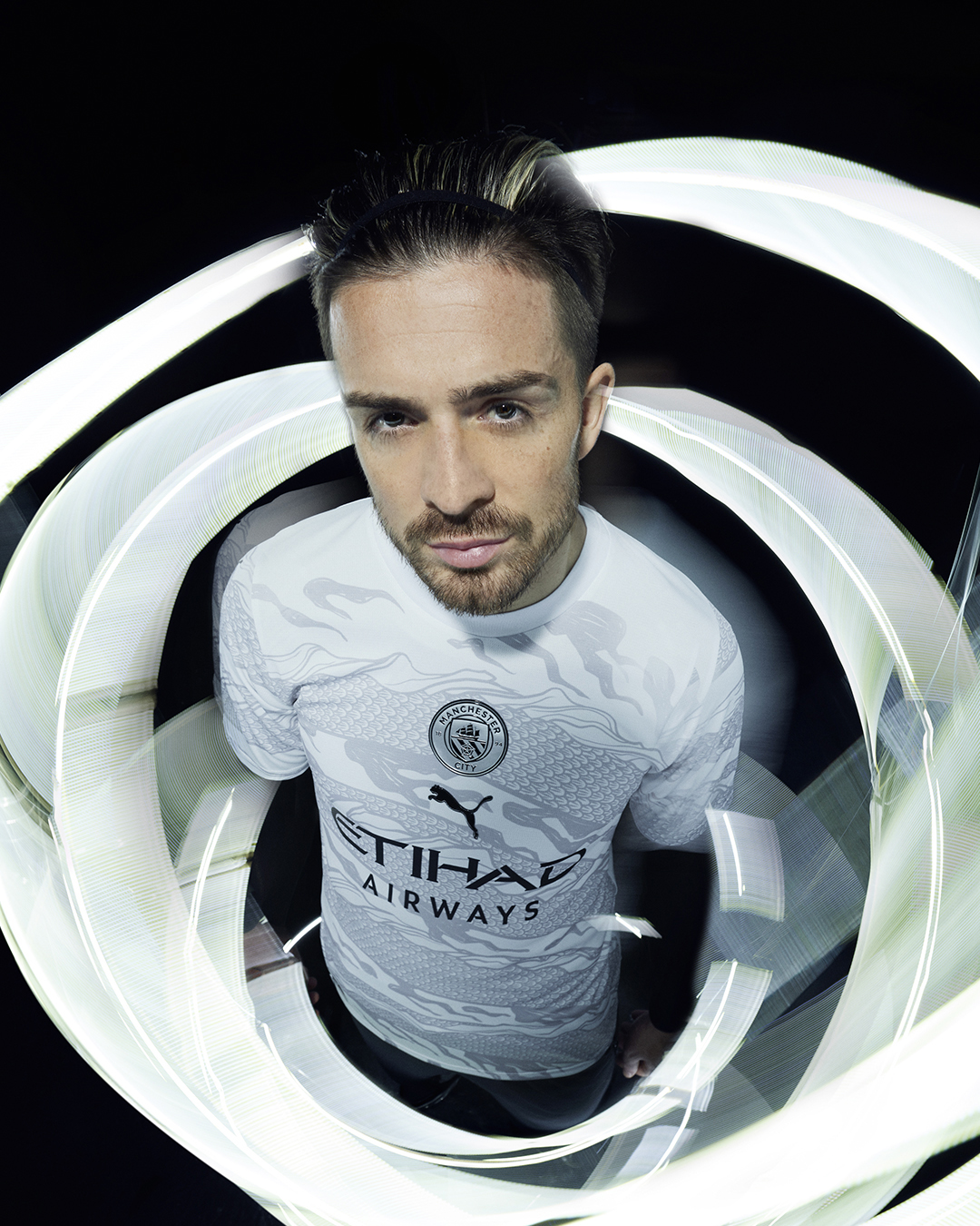 Man City tung áo đấu kỷ niệm năm Thìn