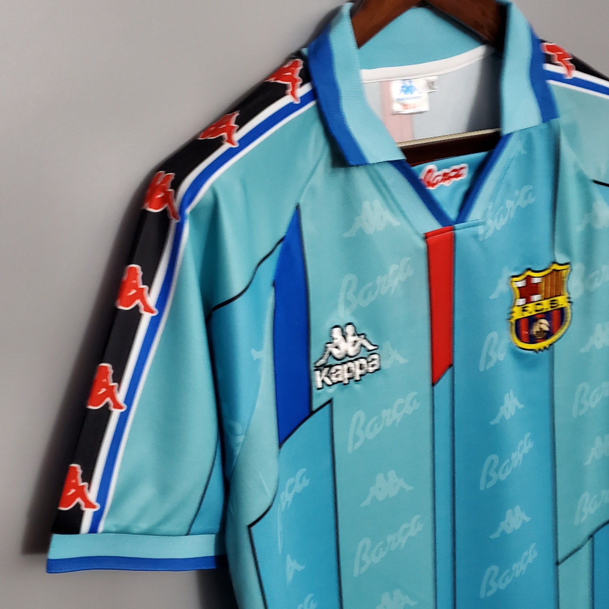 Retro Barcelona 1996/1997 ( Sân Khách )