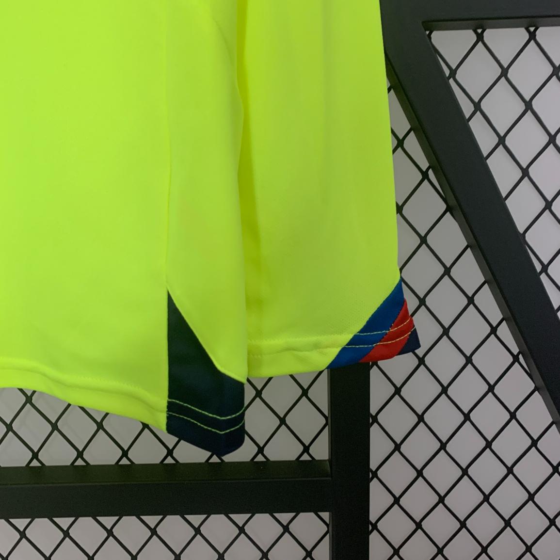 Retro Barcelona 2005/2006 Tay Dài ( Sân Khách )