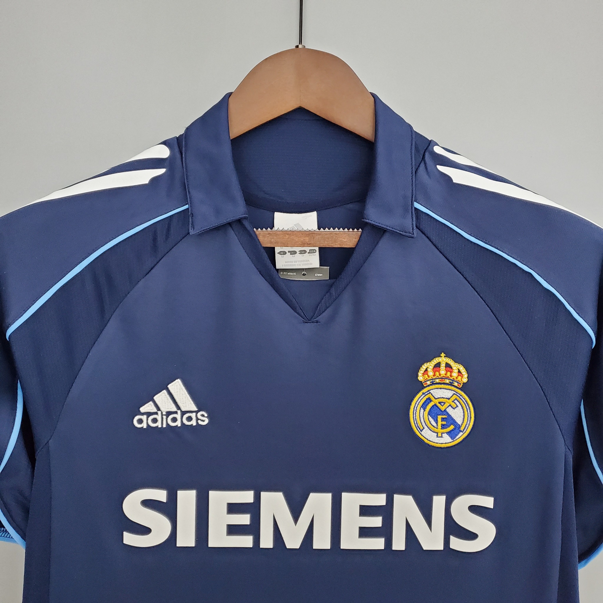 Retro Real Madrid 2005/2006 ( Sân Khách )