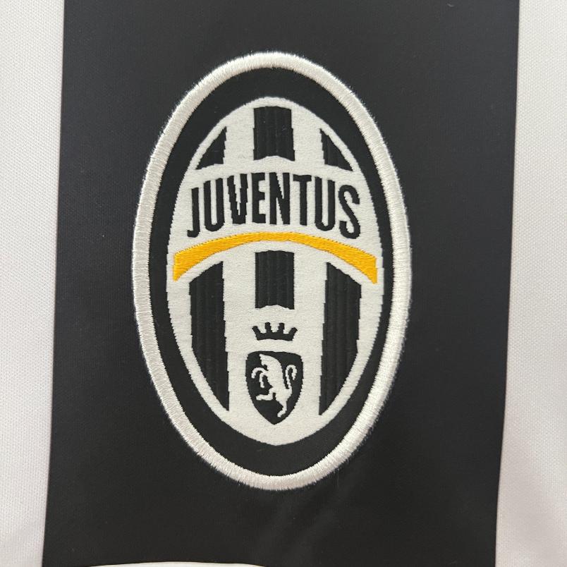 Retro Juventus 2004/2005 ( Sân Nhà )