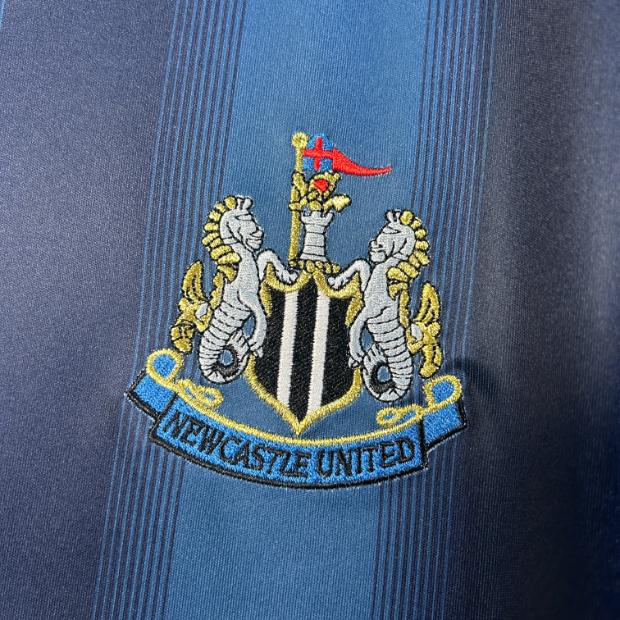 Retro NewCastle 2004/2005 ( Sân Khách )