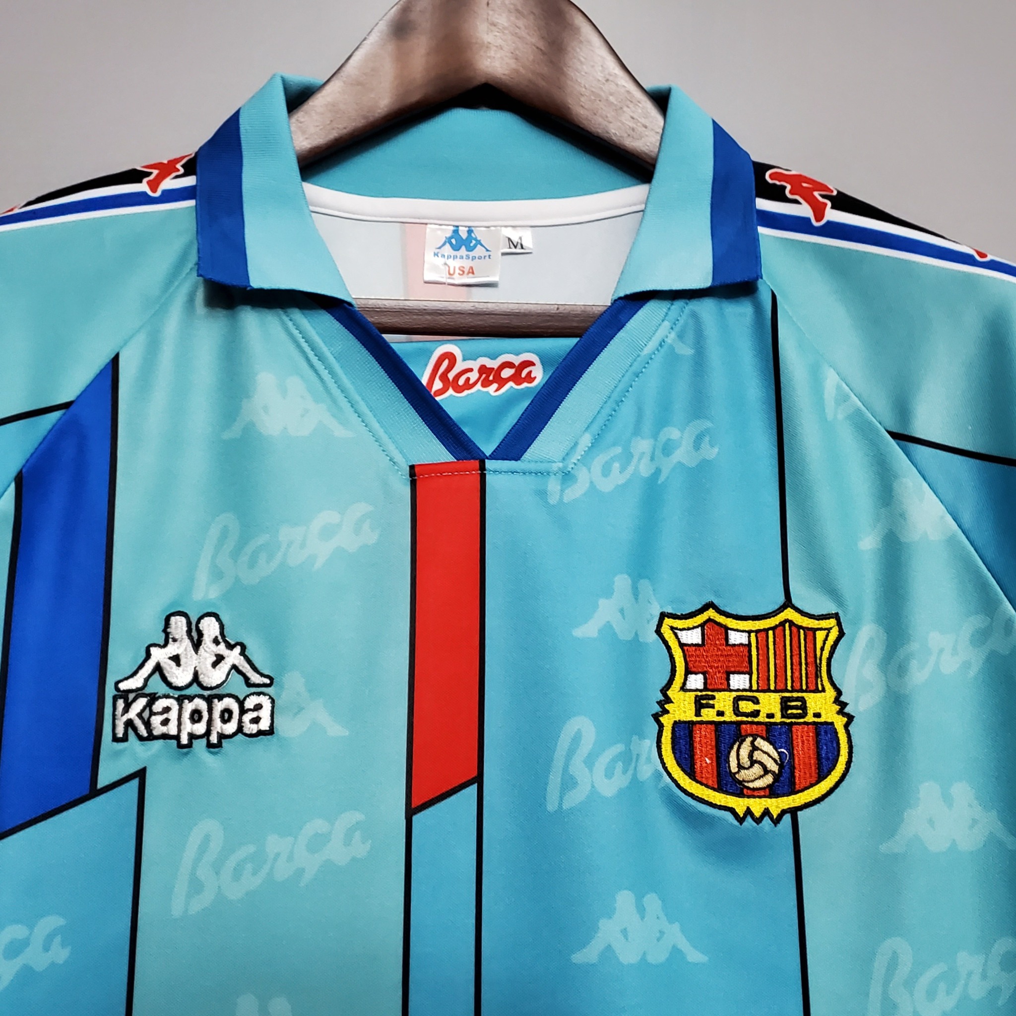 Retro Barcelona 1996/1997 ( Sân Khách )