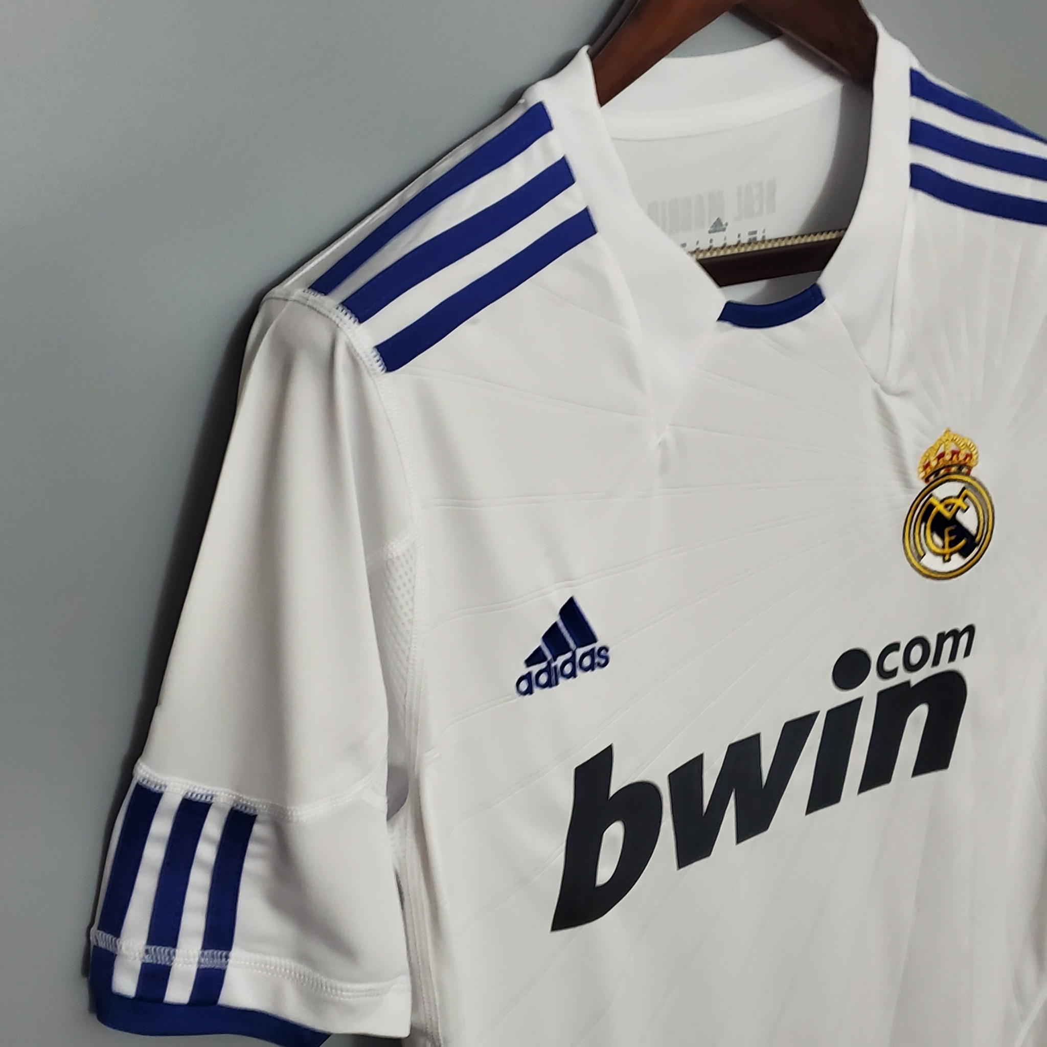 Retro Real Madrid 2010/2011 ( Sân Nhà )