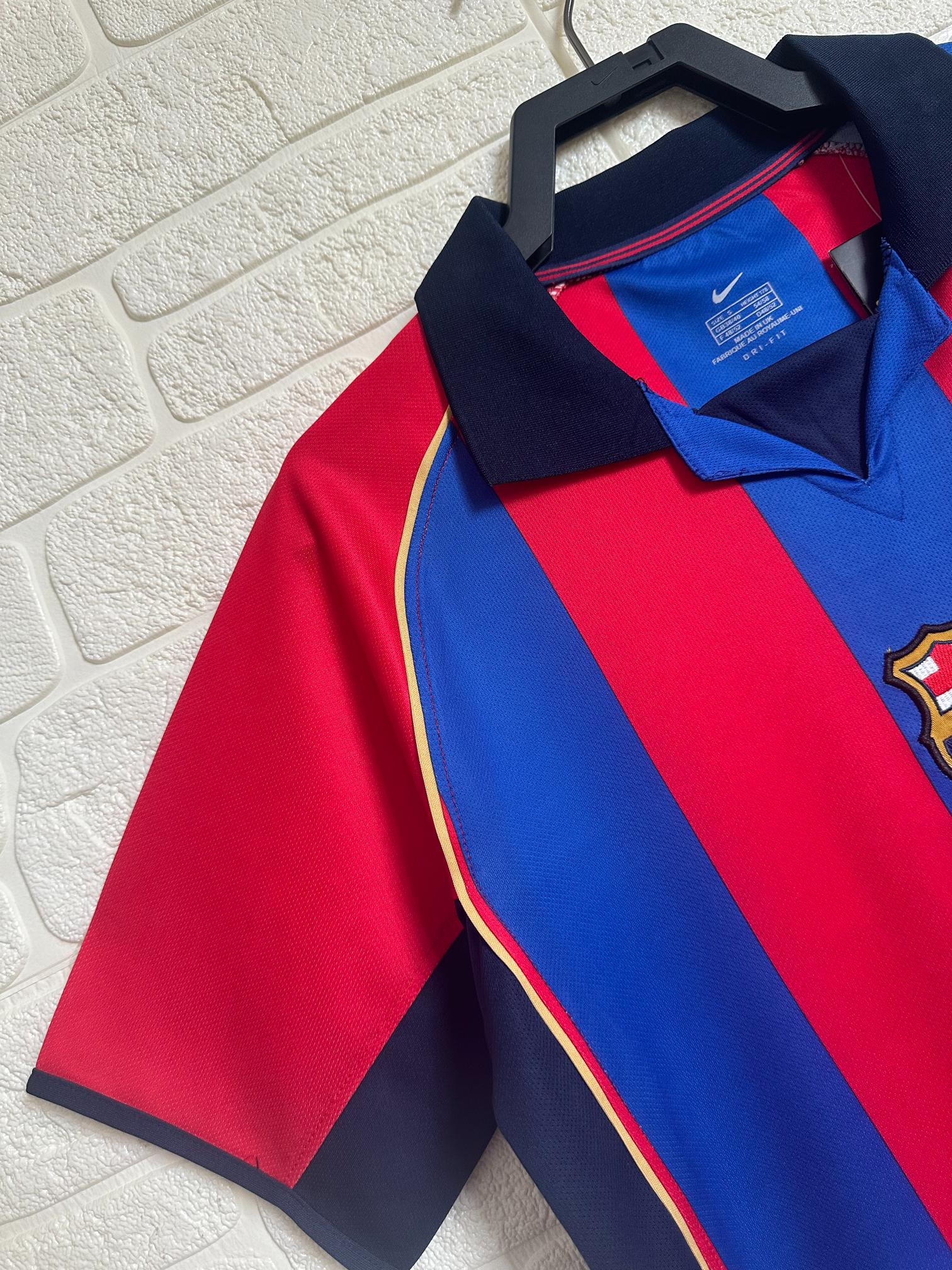 Retro Barcelona 2001/2002 ( Sân Nhà )