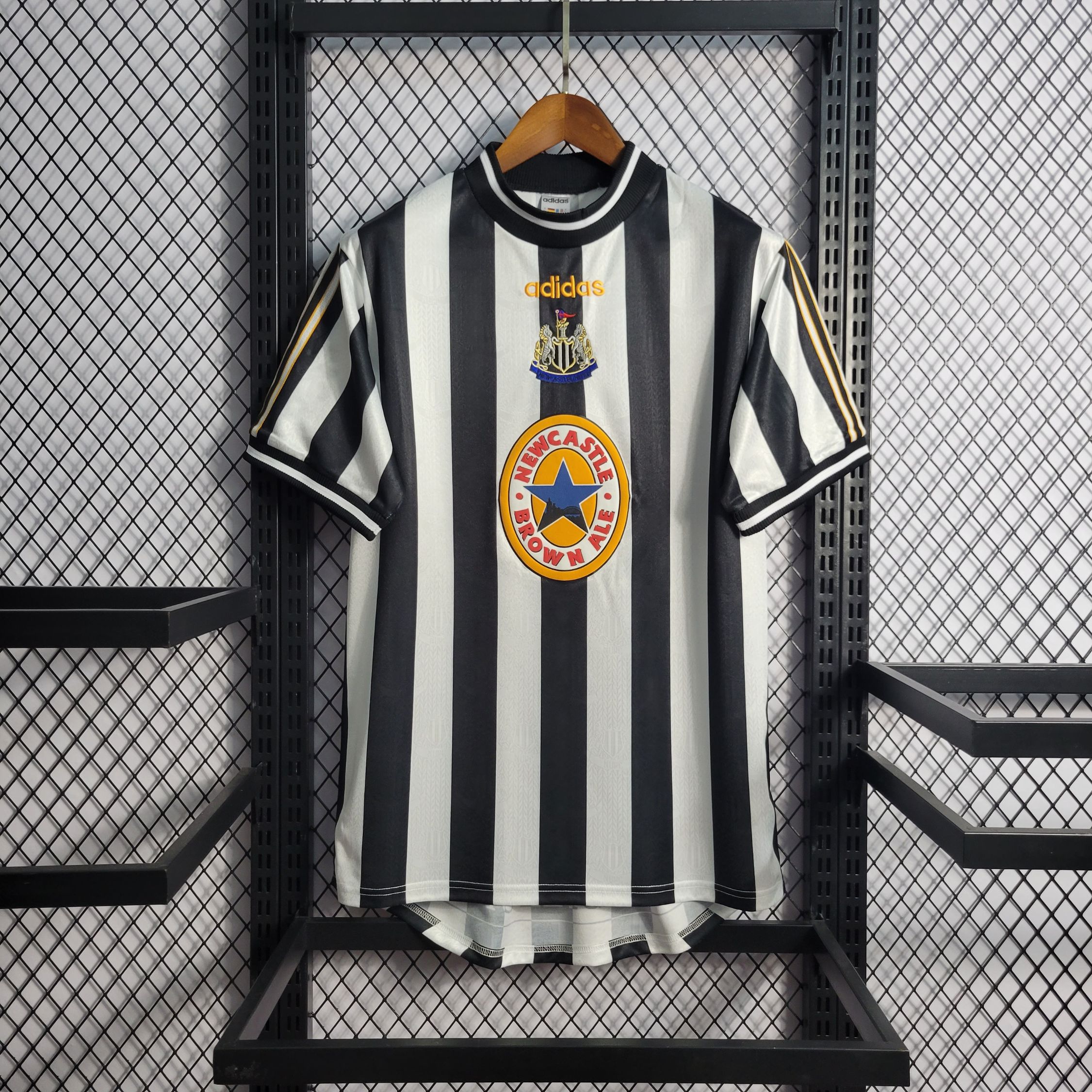 Retro NewCastle 1997/1999 ( Sân Nhà )