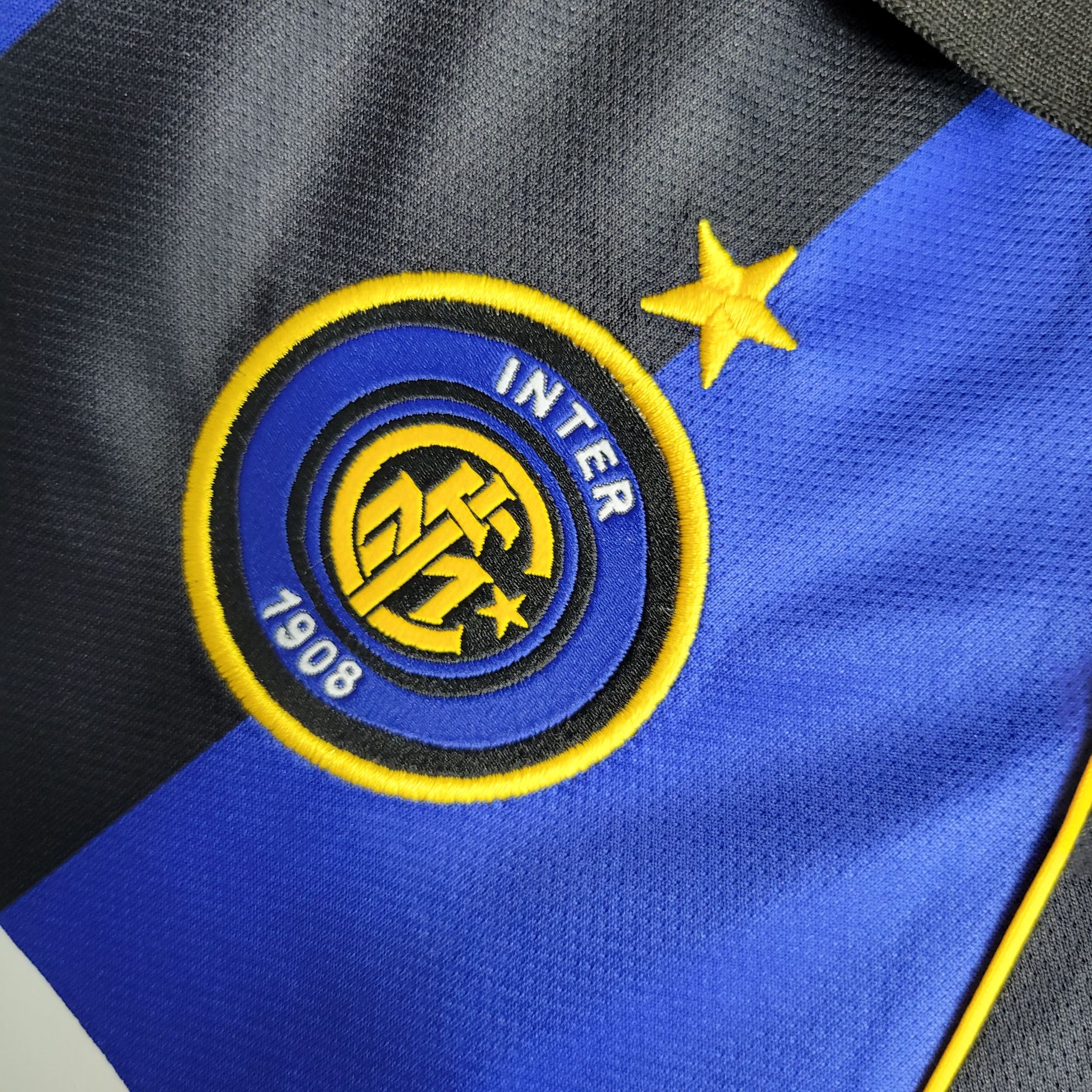 Retro Inter Milan 2001/2002 ( Sân Nhà )