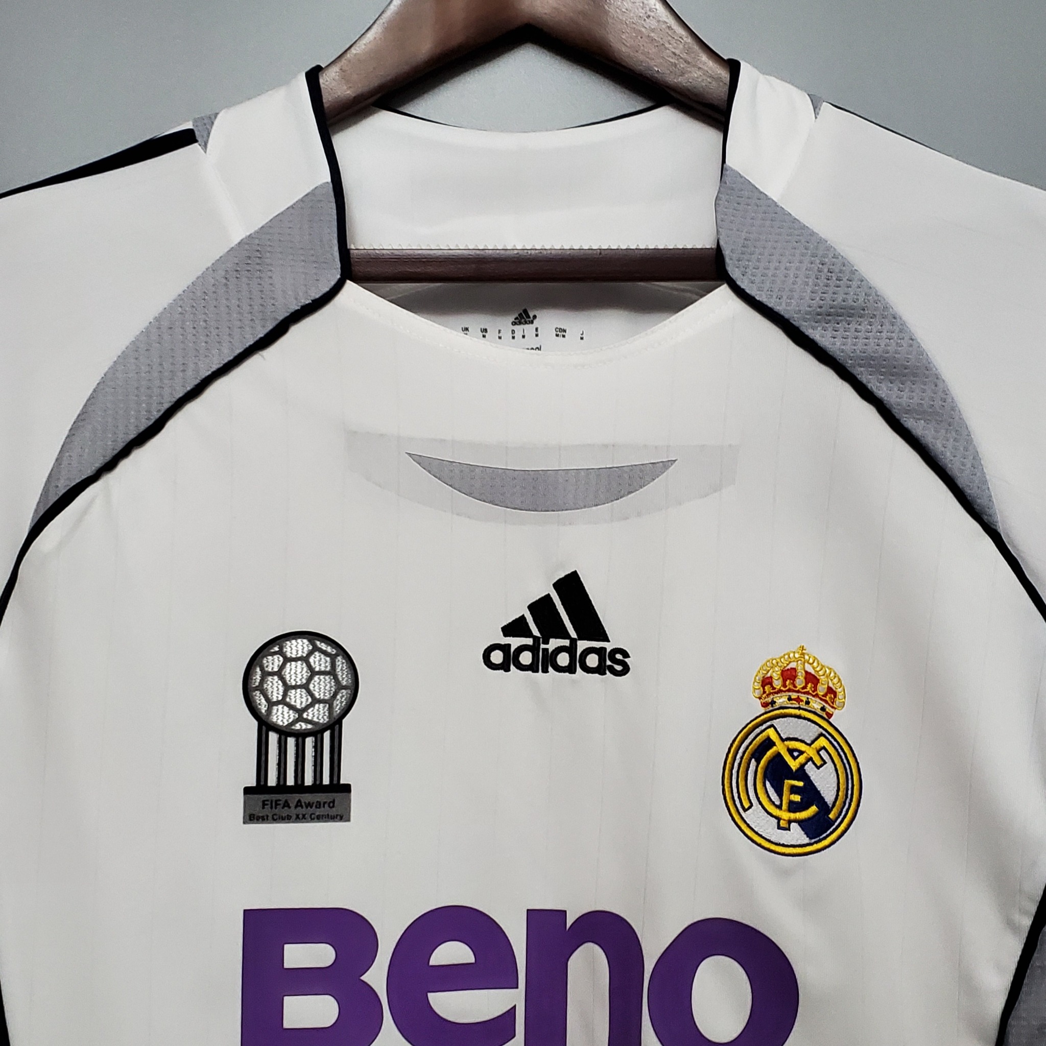 Retro Real Madrid 2006/2007 Tay Dài ( Sân Nhà )