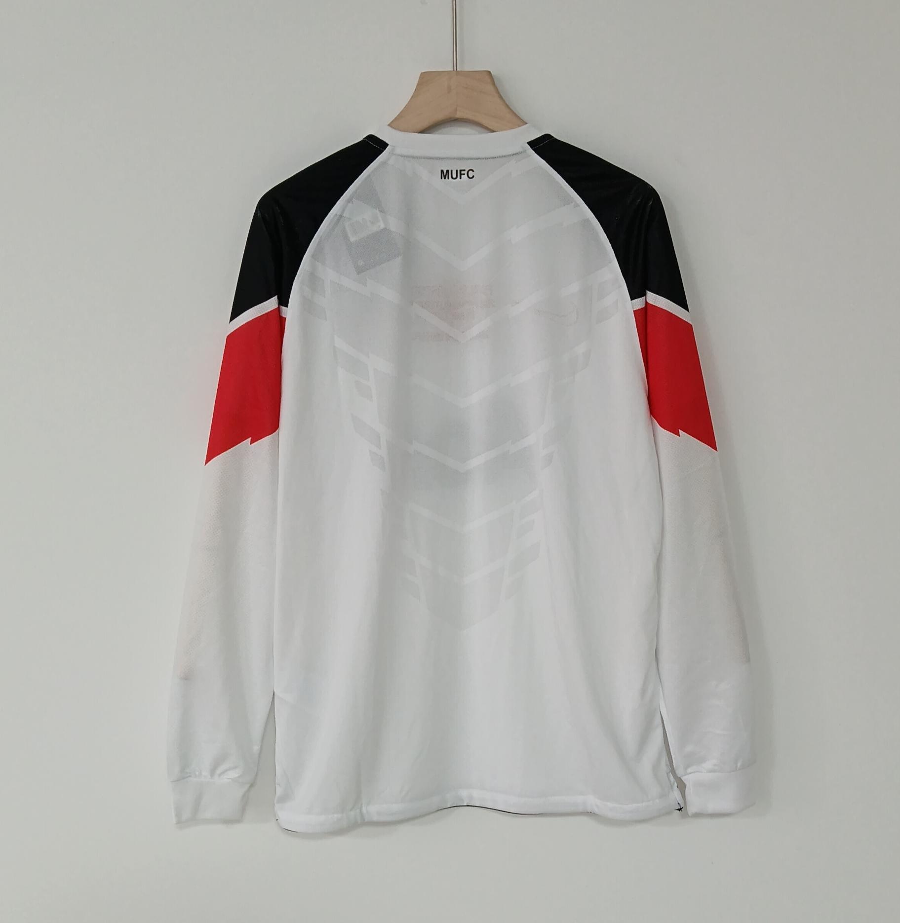 Retro Mu 2010/2011 Tay Dài ( Sân Khách )