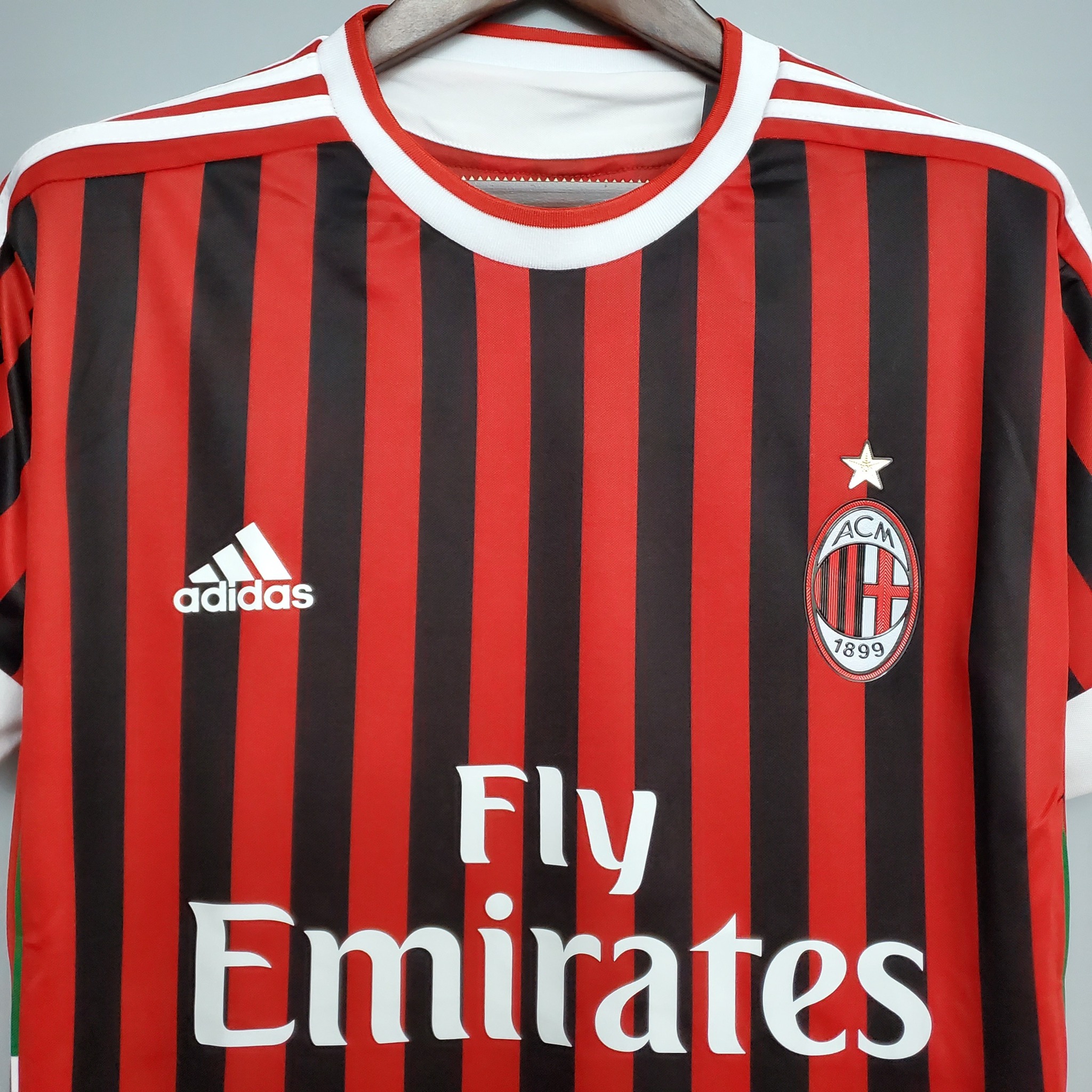 Retro Ac Milan 2011/2012 ( Sân Nhà )