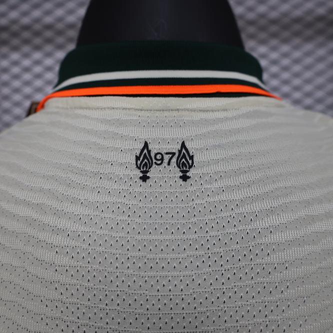 Retro Liverpool 2021/2022 ( Sân Khách )