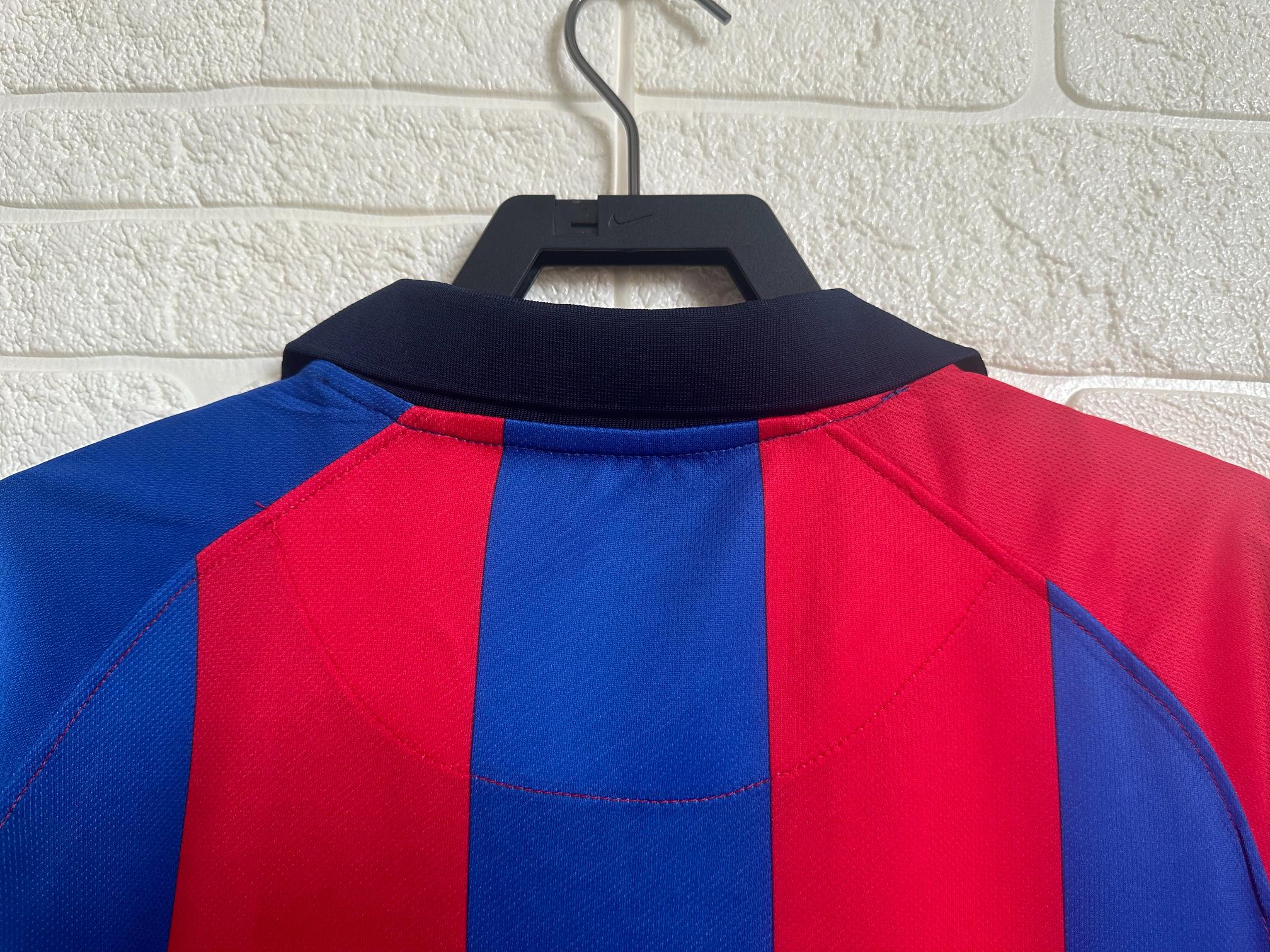 Retro Barcelona 2001/2002 ( Sân Nhà )