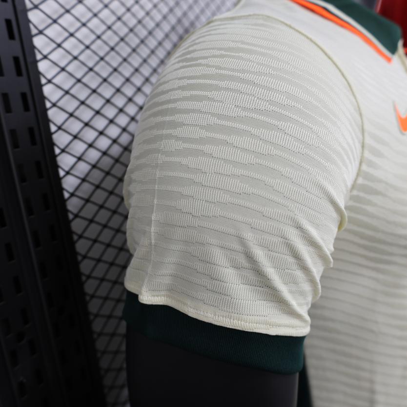 Retro Liverpool 2021/2022 ( Sân Khách )