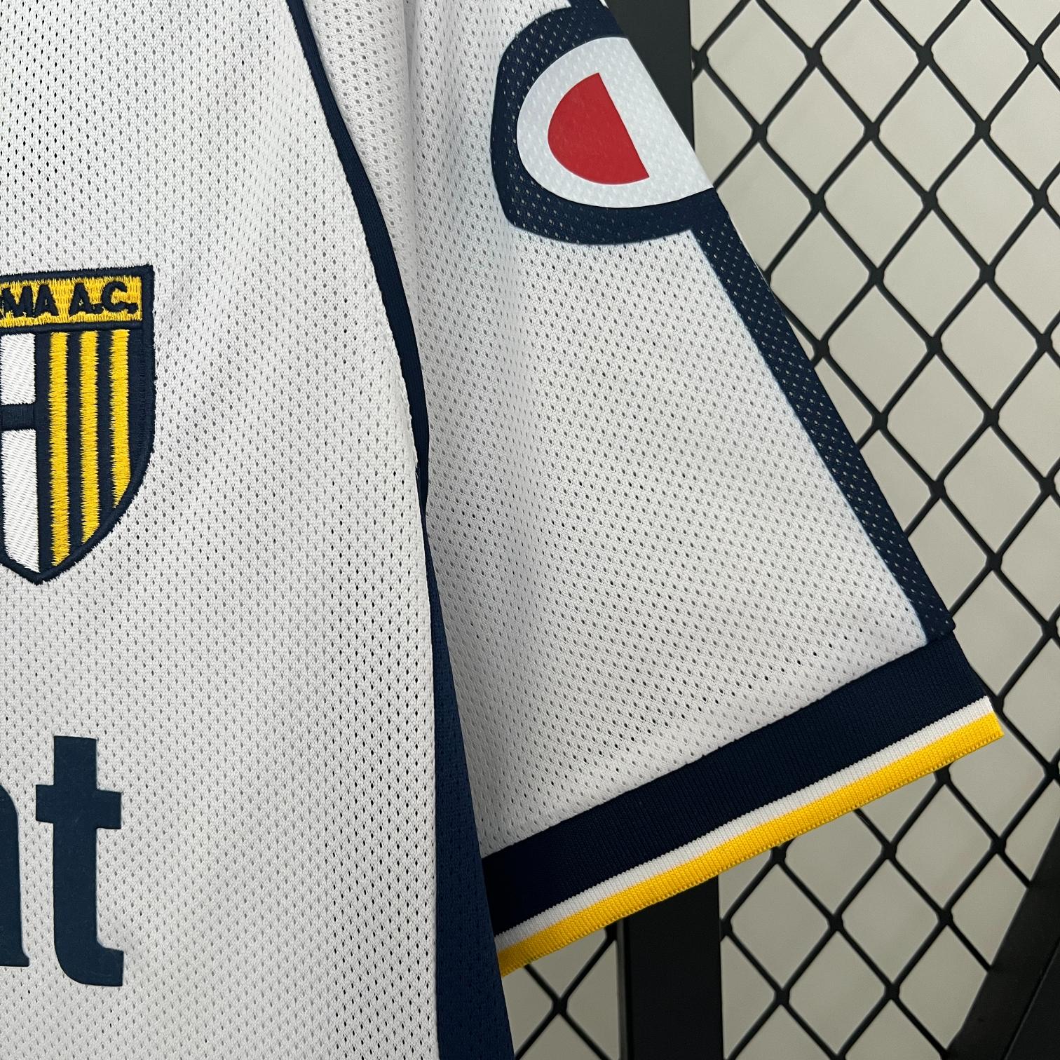 Retro Parma 2003/2004 ( Sân Khách )