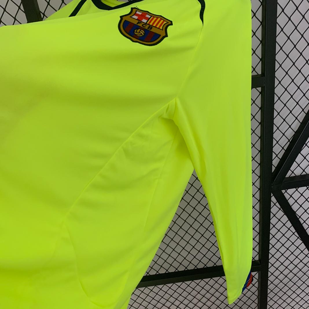 Retro Barcelona 2005/2006 Tay Dài ( Sân Khách )