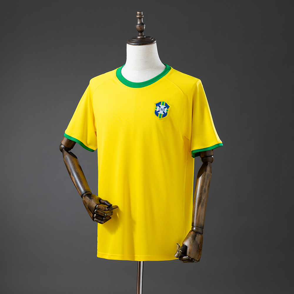 Retro Brazil 1970 ( Sân Nhà )