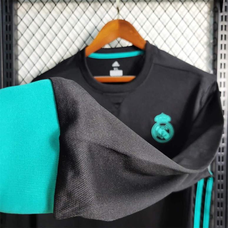 Retro Real Madrid 2017/2018 Tay Dài ( Sân Khách Đen )