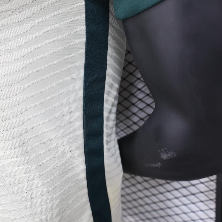 Retro Liverpool 2021/2022 ( Sân Khách )