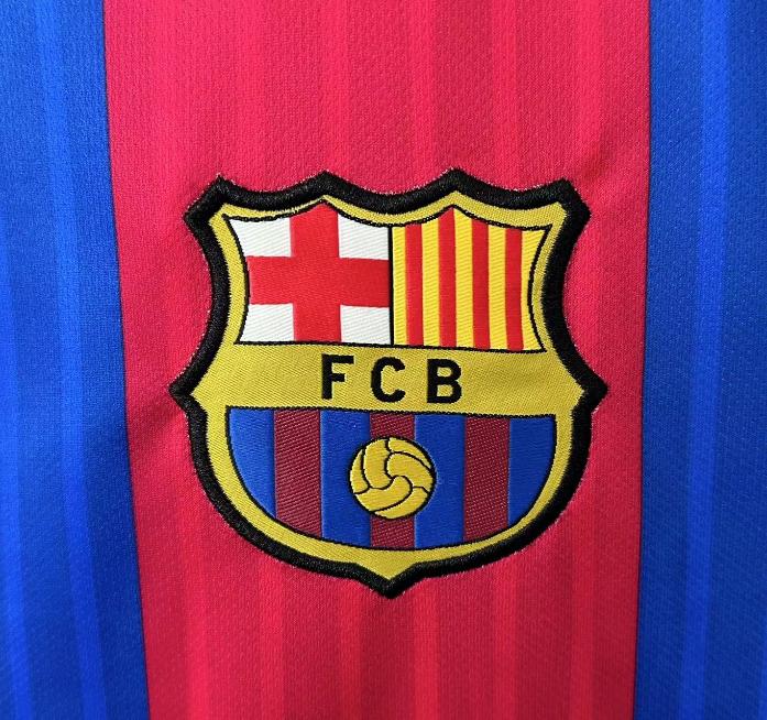 Retro Barcelona 2016/2017 Tay Dài ( Sân Nhà )