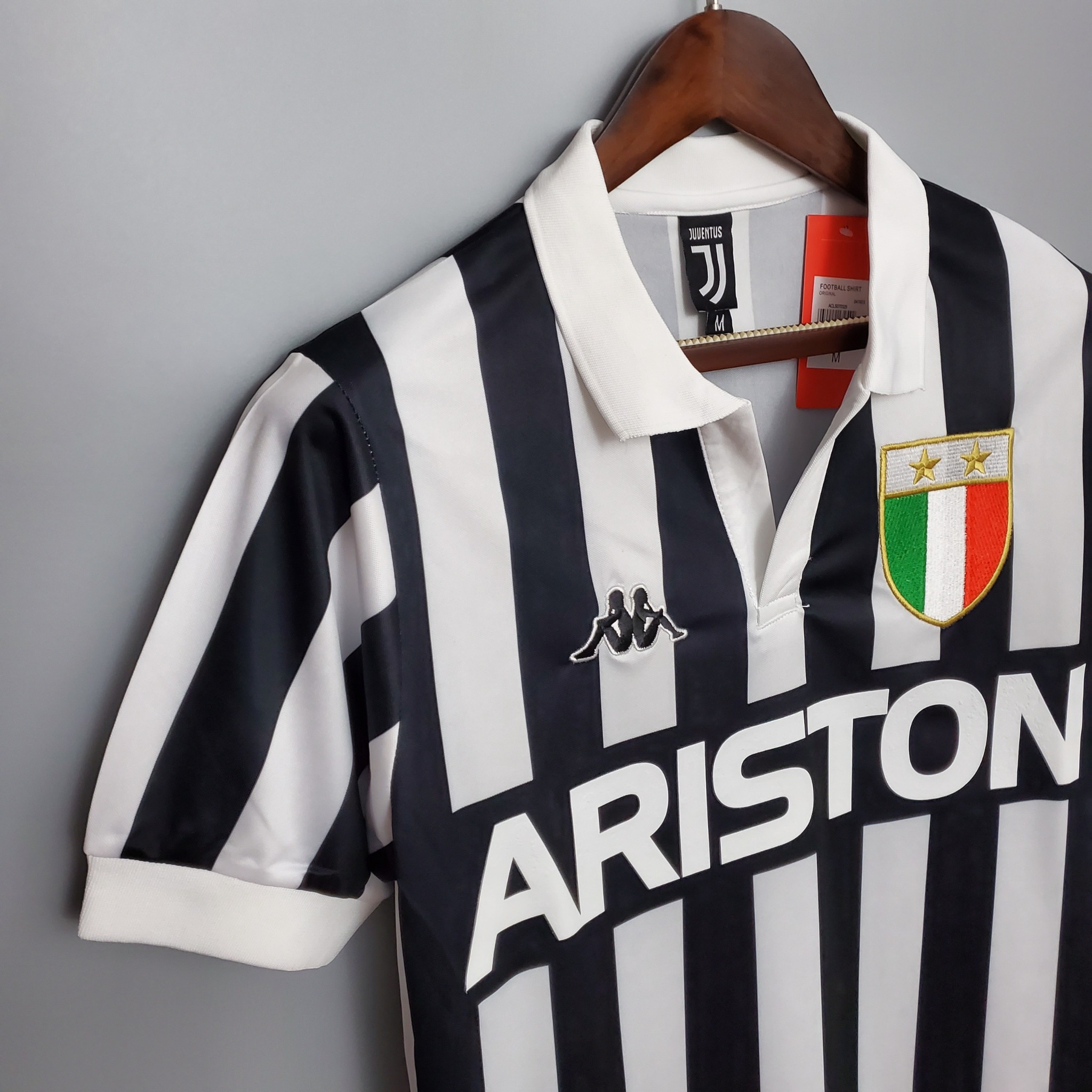 Retro Juventus 1984/1985 ( Sân Nhà )