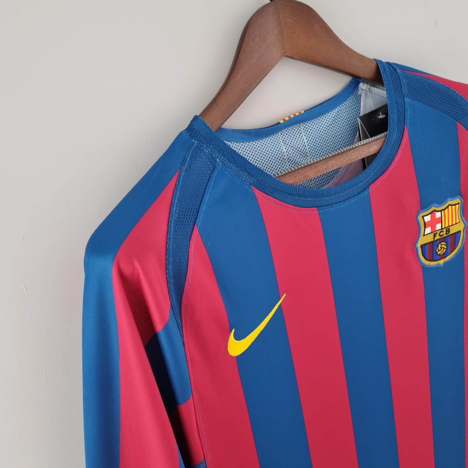 Retro Barcelona 2005/2006 Tay Dài ( Sân Nhà )