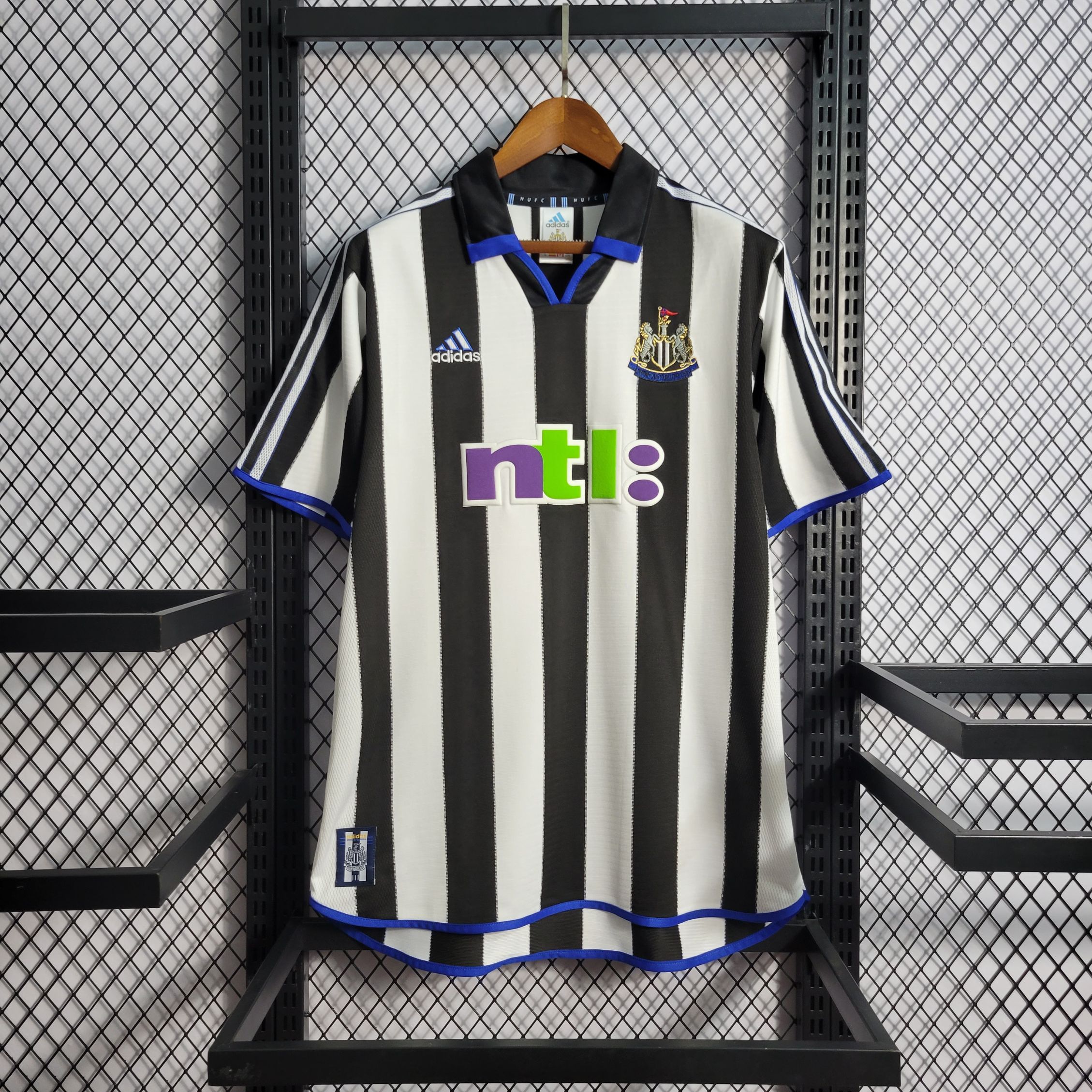 Retro NewCastle 2000/2001 ( Sân Nhà )