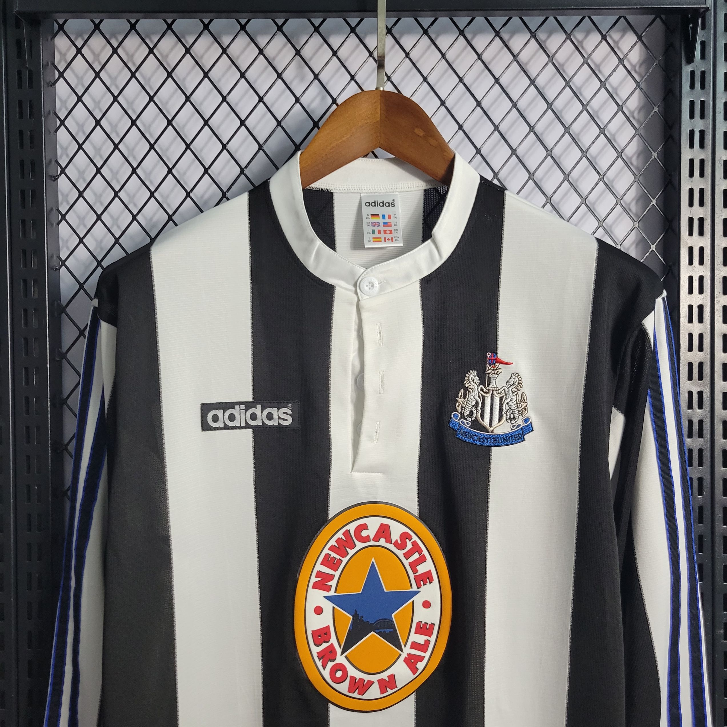 Retro NewCastle 1995/1997 Tay Dài ( Sân Nhà )