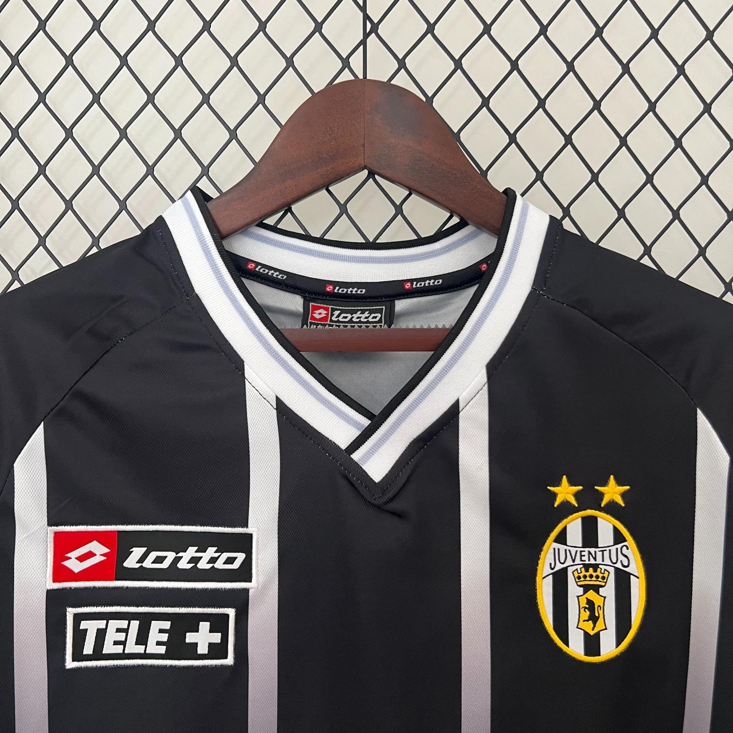Retro Juventus 2000/2001 ( Sân Khách )