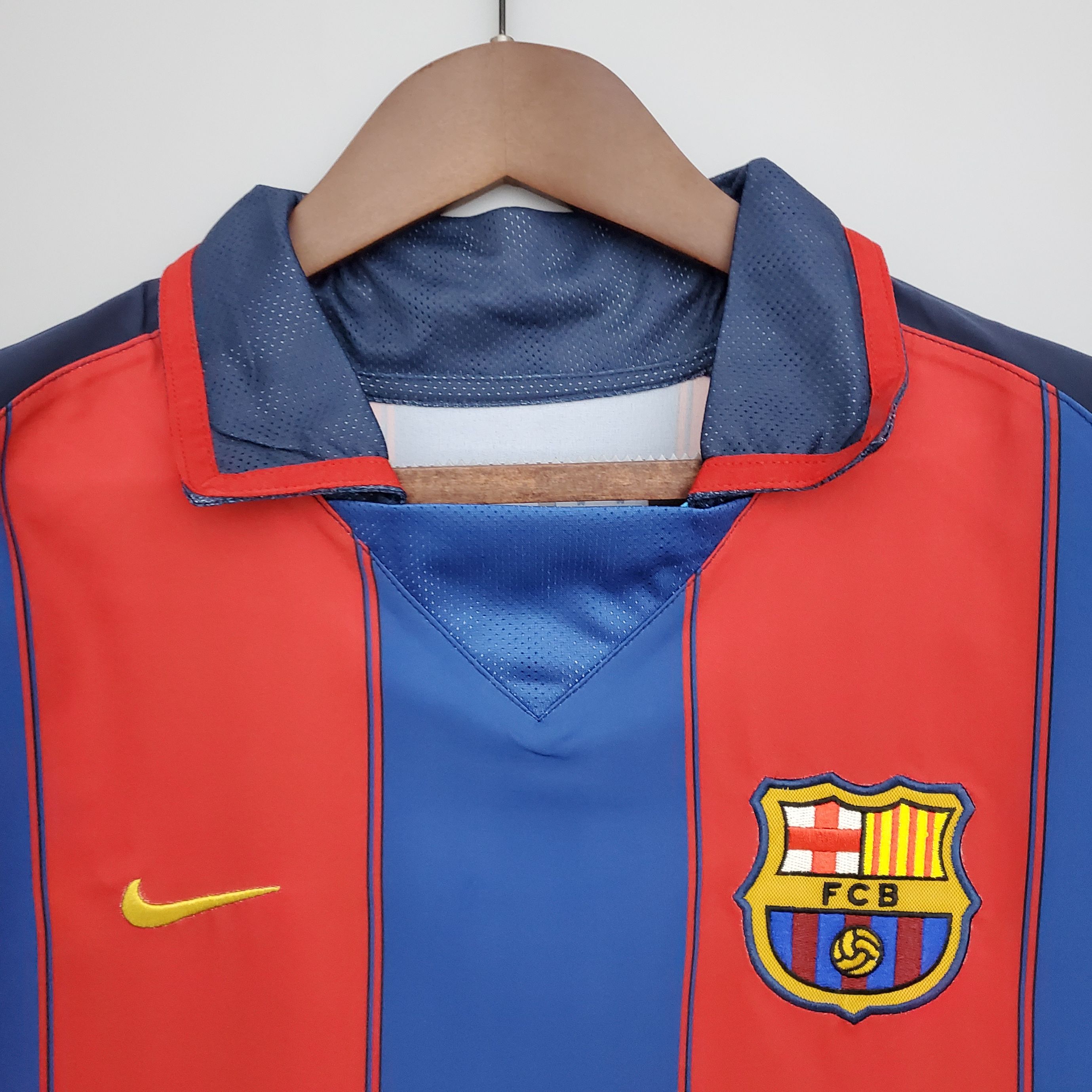 Retro Barcelona 2003/2004 ( Sân Nhà )