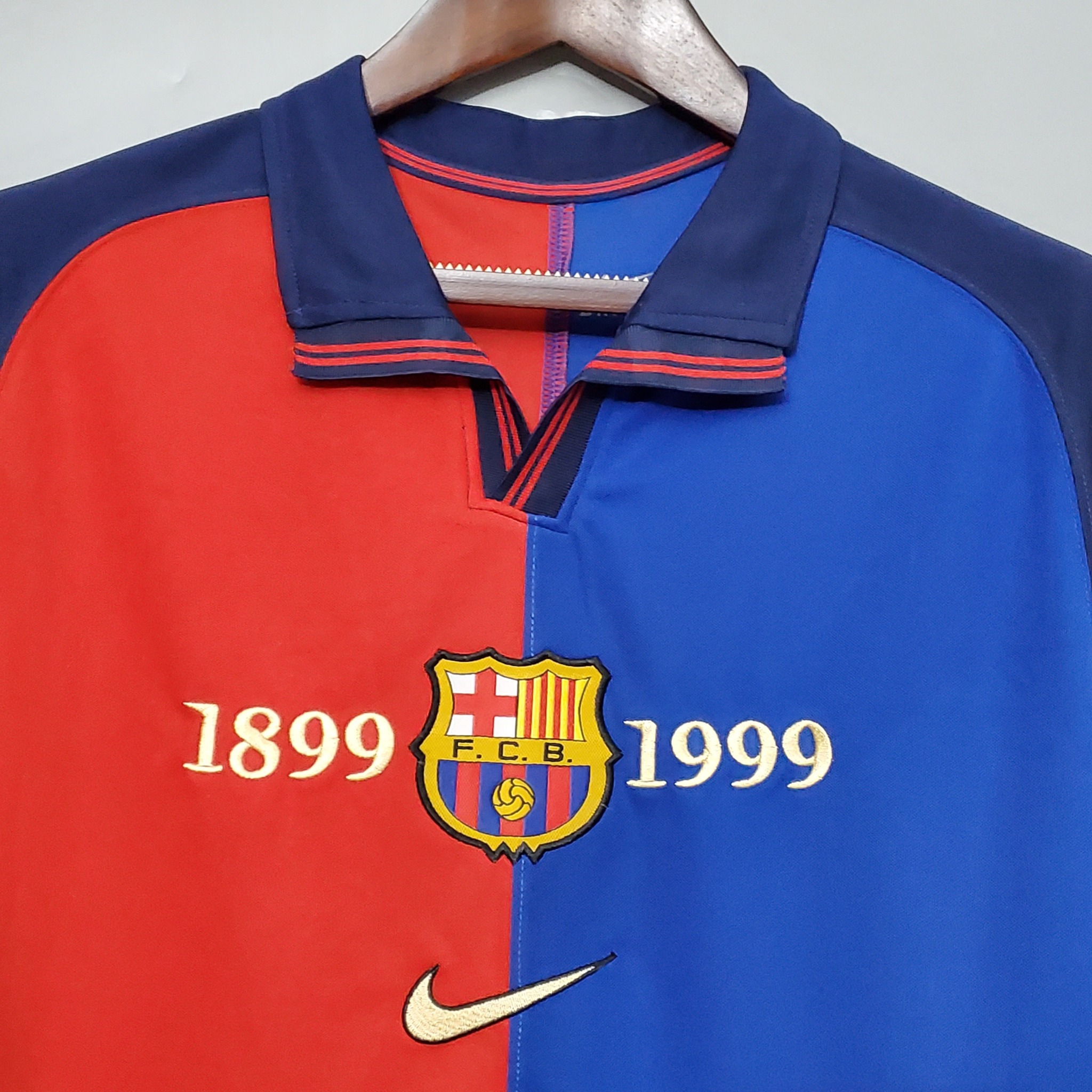 Retro Barcelona 1999/2000 ( Sân Nhà )