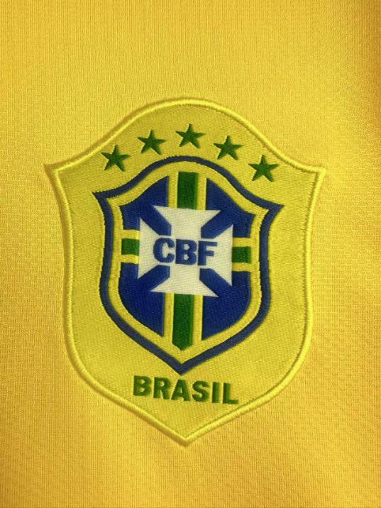 Retro Brazil 2006 Tay Dài ( Sân Nhà )