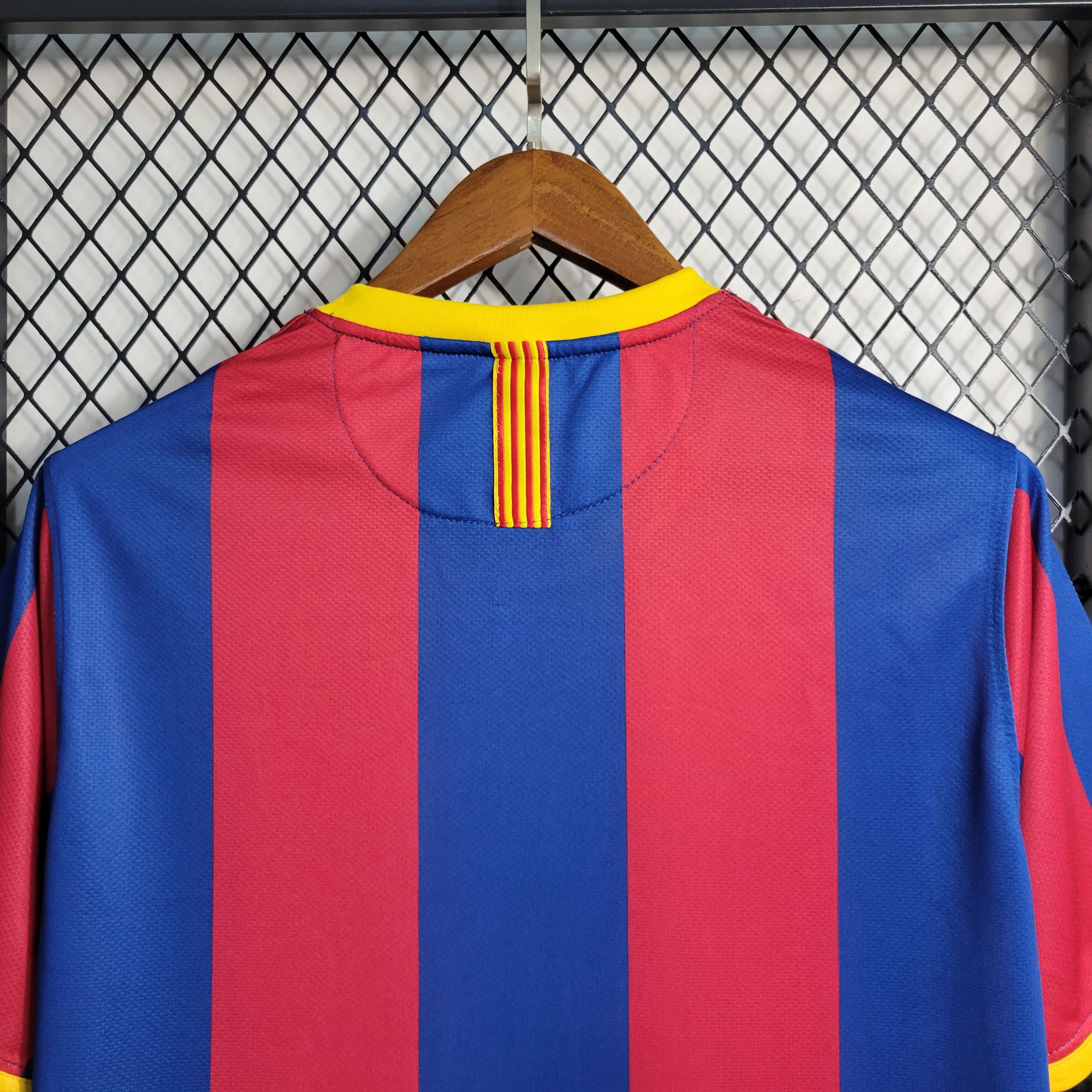Retro Barcelona 2010/2011 ( Sân Nhà )