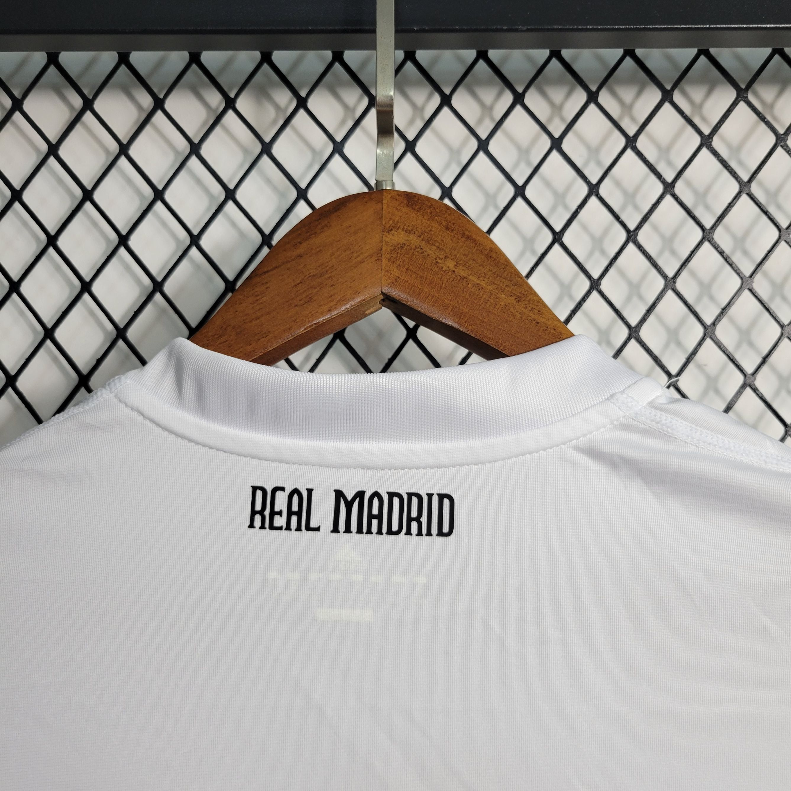 Retro Real Madrid 2010/2011 Tay Dài ( Sân Nhà )