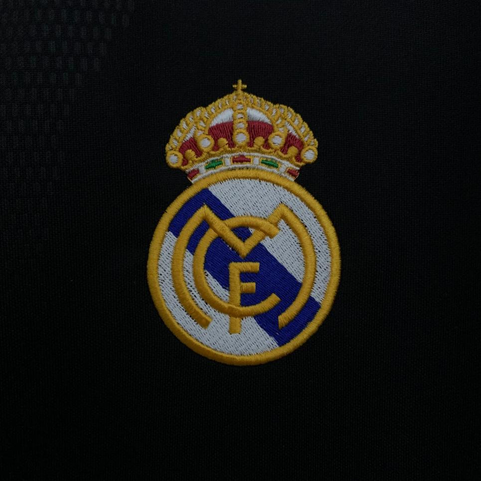 Retro Real Madrid 2001/2002 ( Sân Khách )