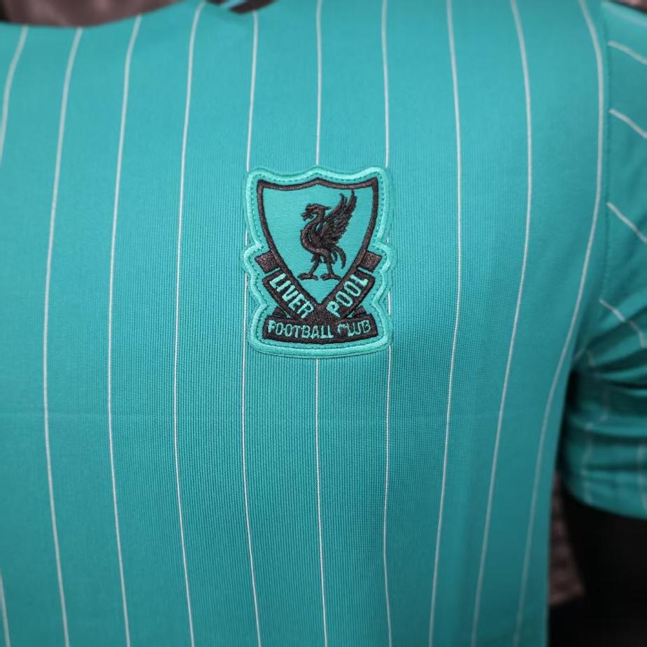 Áo Thun Liverpool 2025 ( Terrace Icons Xanh )