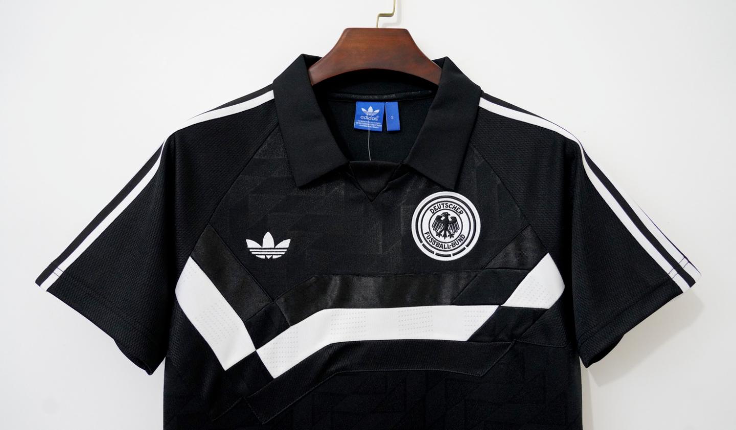 Retro Đức 1988/1991 ( Sân Khách )