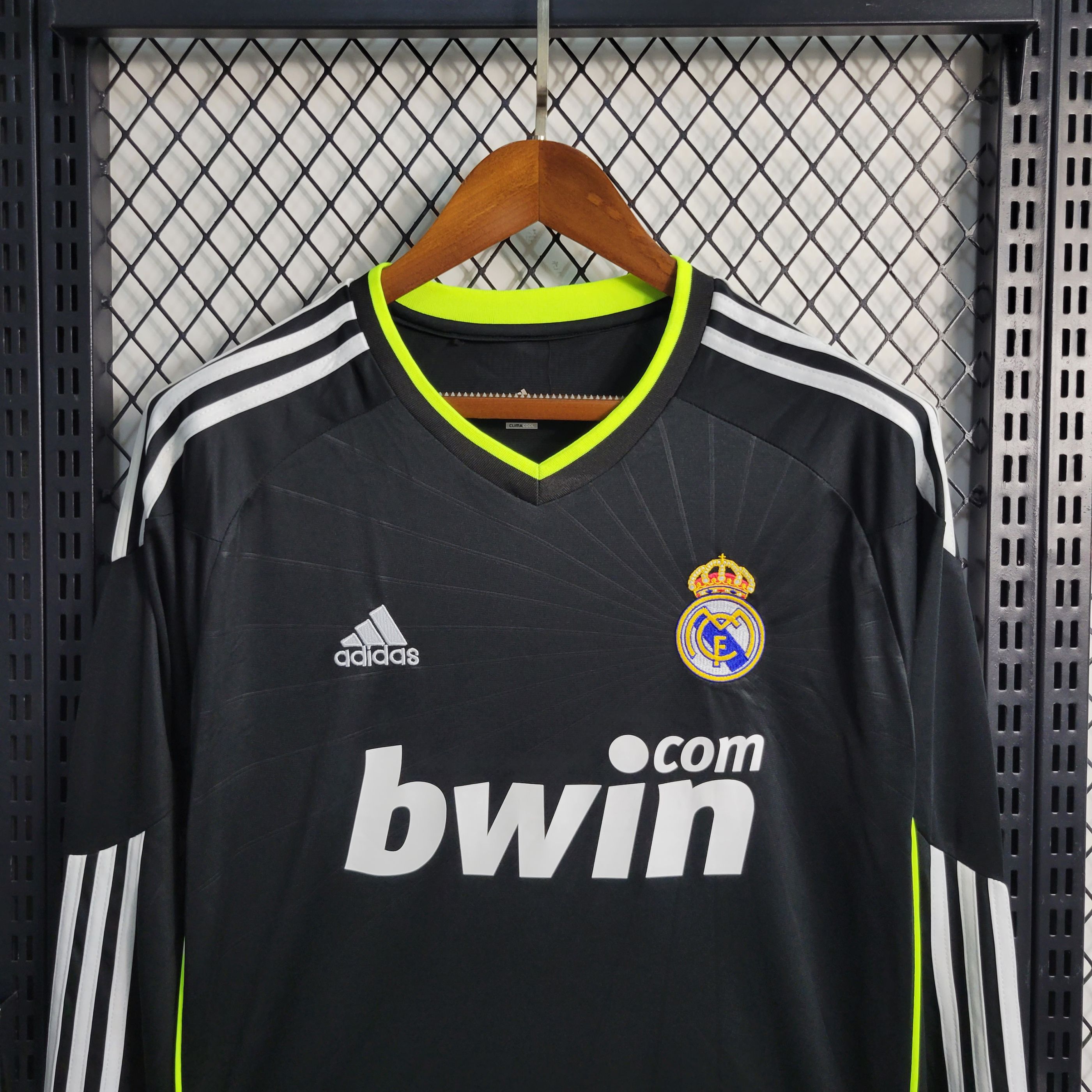 Retro Real Madrid 2010/2011 Tay Dài ( Sân Khách )