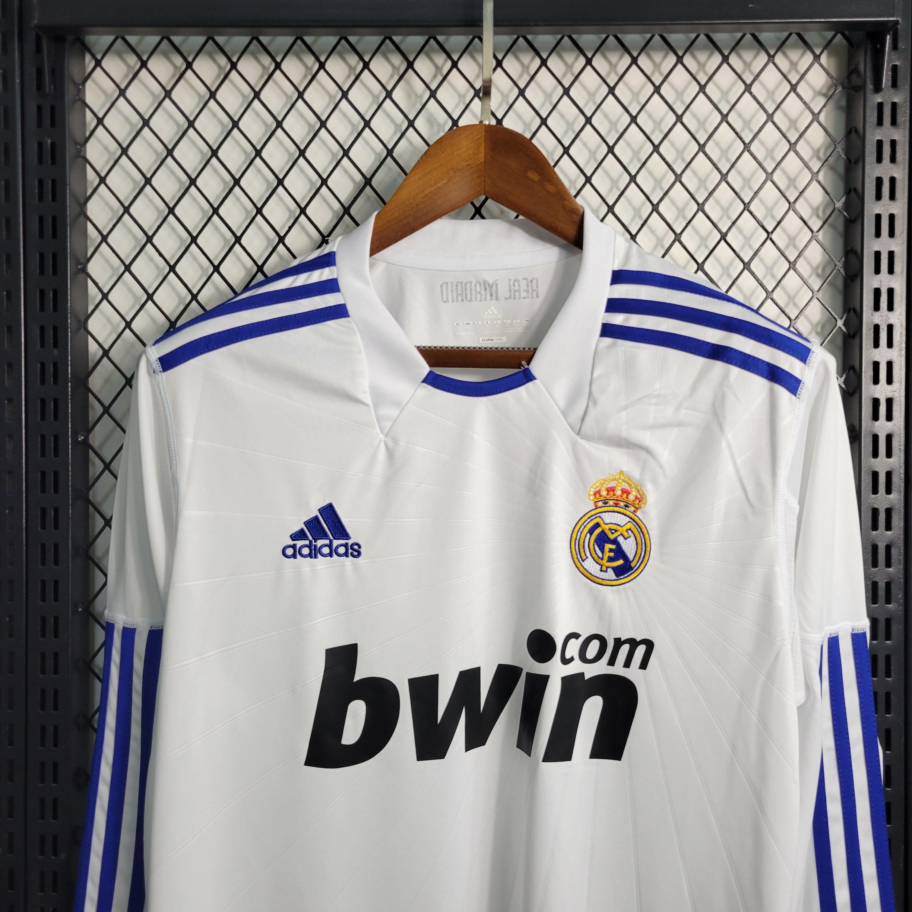 Retro Real Madrid 2010/2011 Tay Dài ( Sân Nhà )