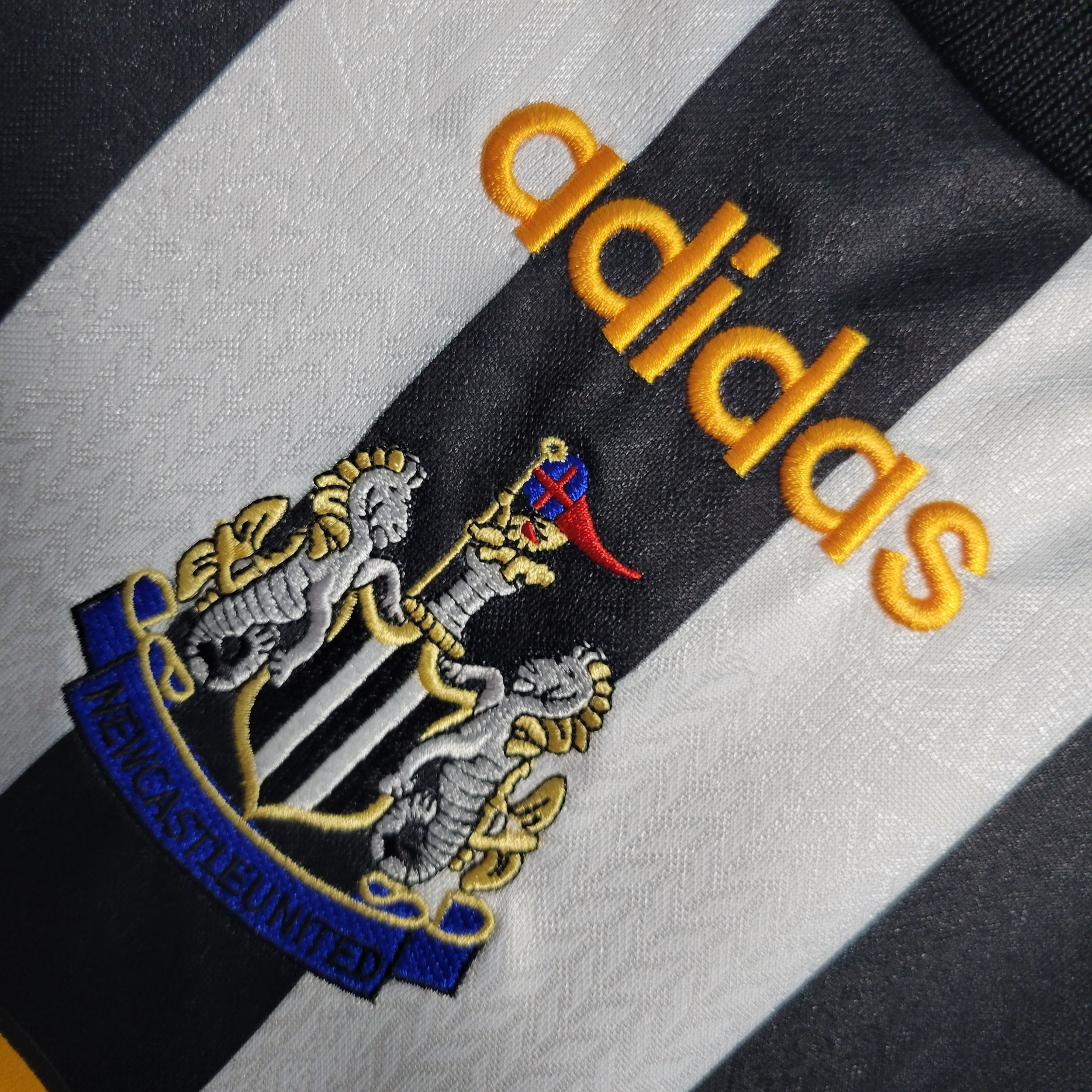 Retro NewCastle 1997/1999 ( Sân Nhà )