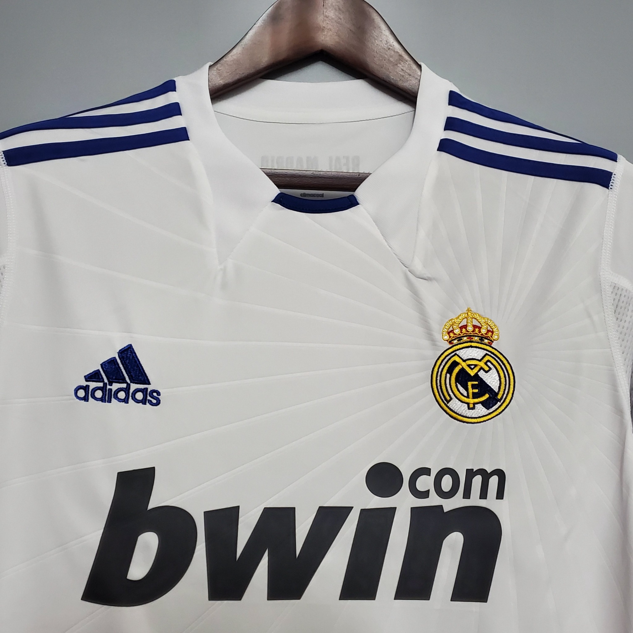 Retro Real Madrid 2010/2011 ( Sân Nhà )